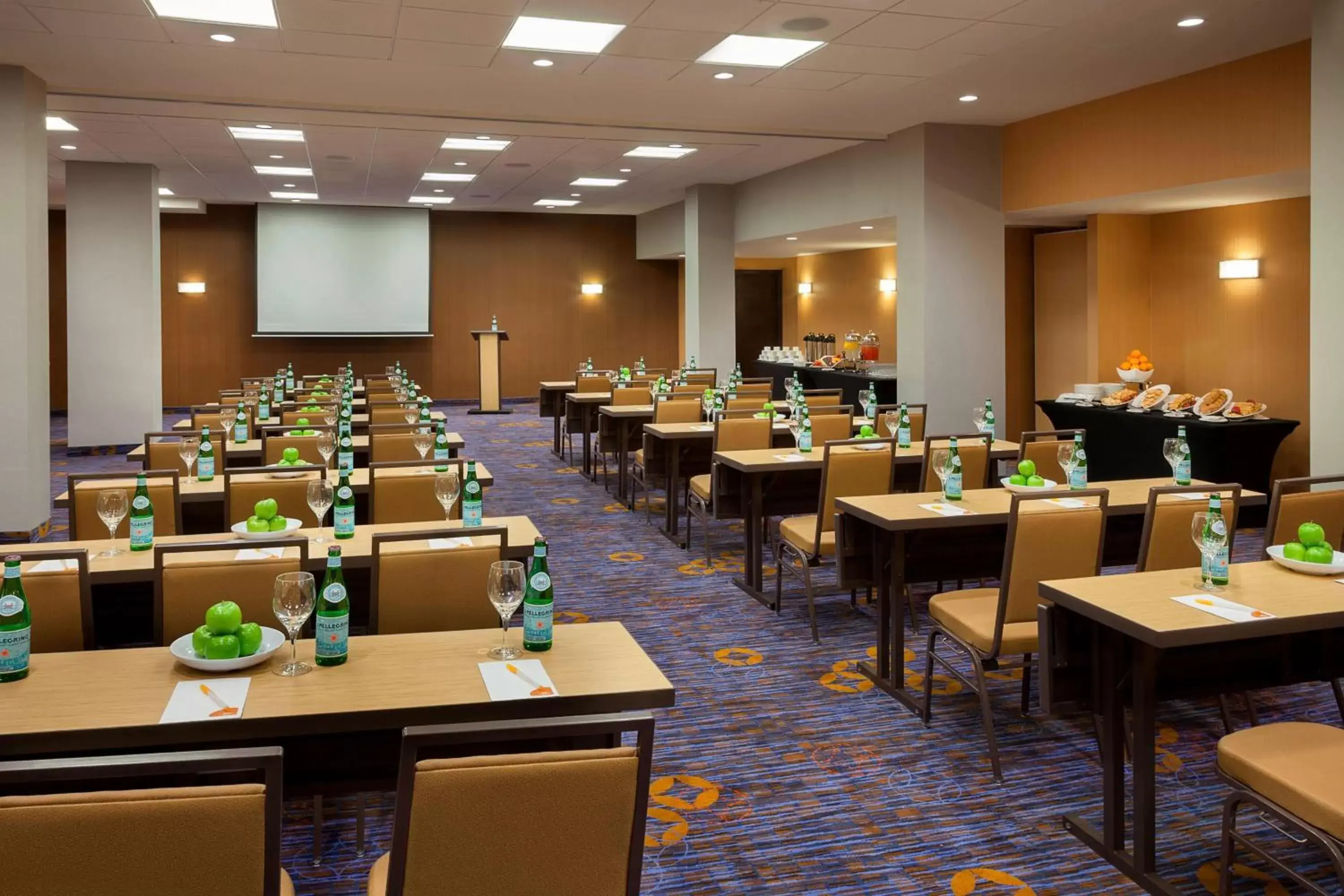 Meeting/conference room in Courtyard by Marriott Toronto Northeast/Markham