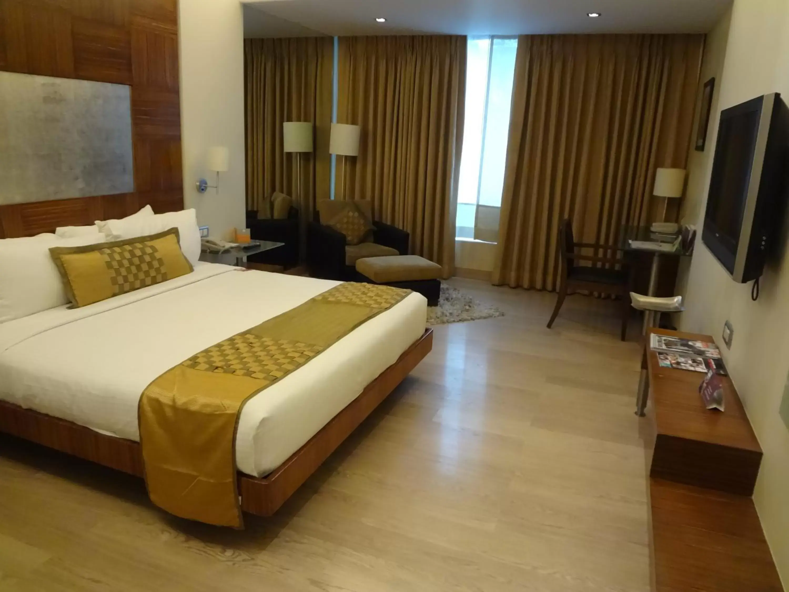 Bed in Mirage Hotel, Mumbai International Airport Bed in Mirage Hotel, Mumbai International Airport
