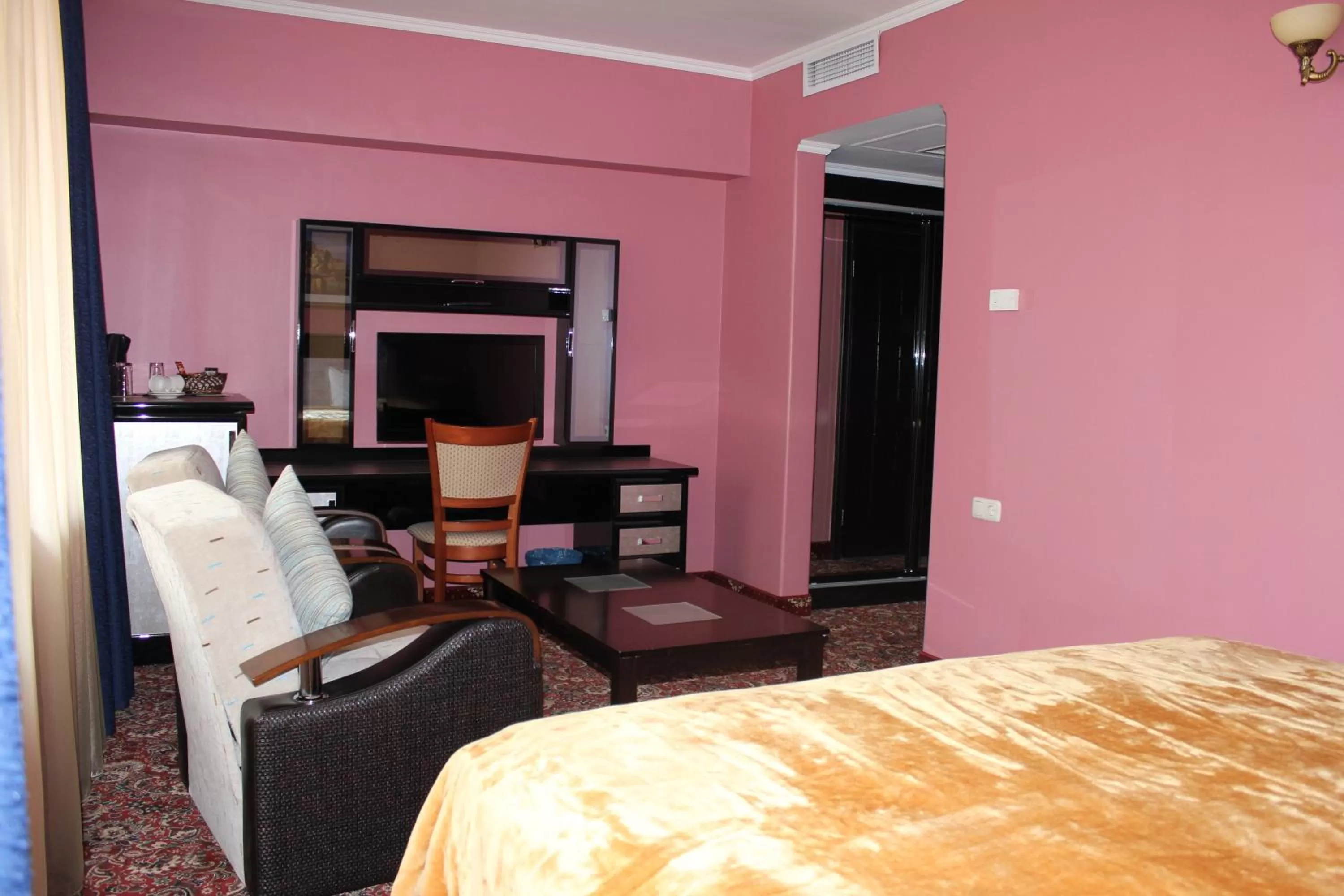 TV and multimedia, Bed in Erebuni Hotel Yerevan