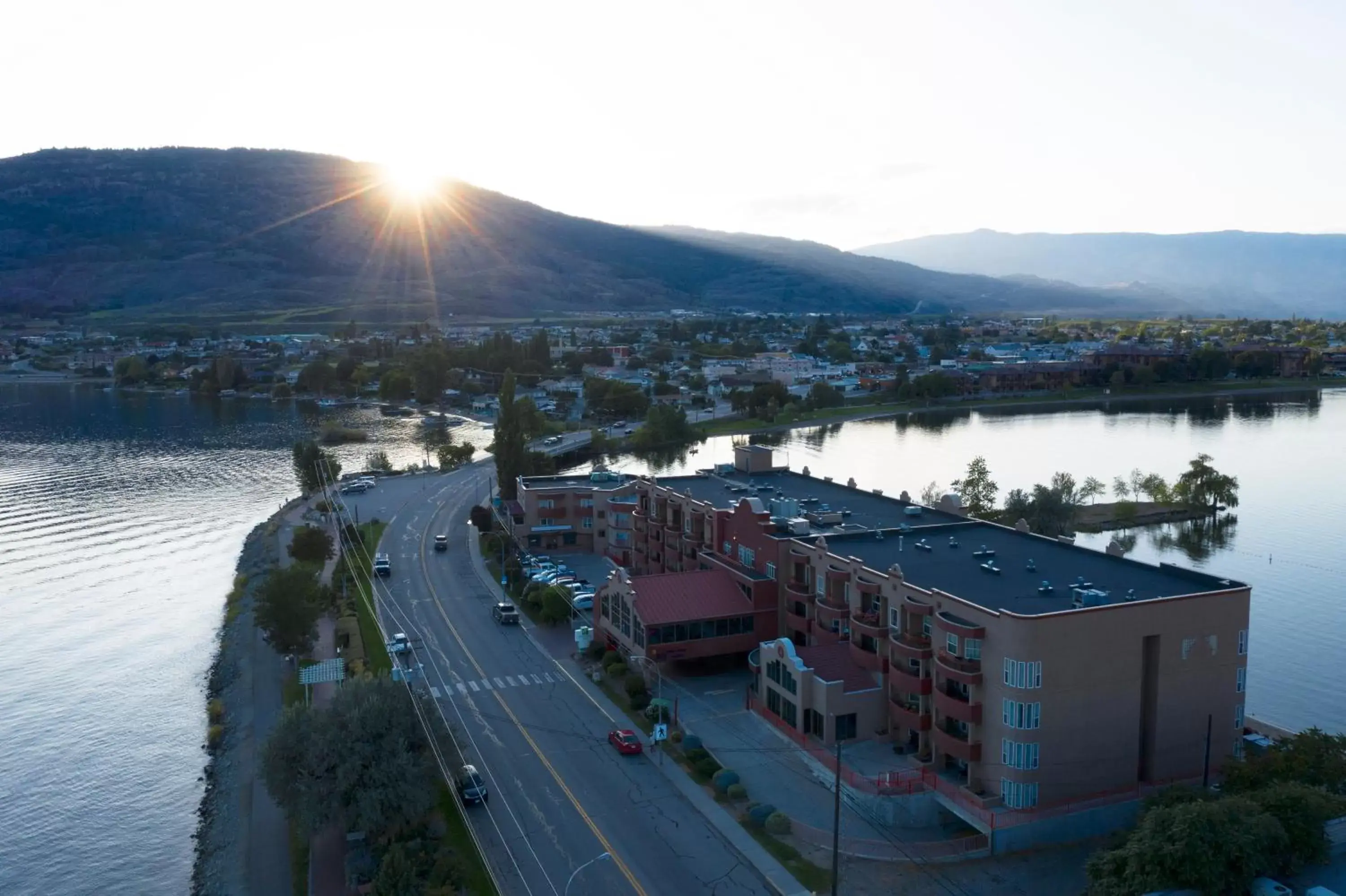 Property building, Bird's-eye View in Holiday Inn Hotel & Suites Osoyoos, an IHG Hotel