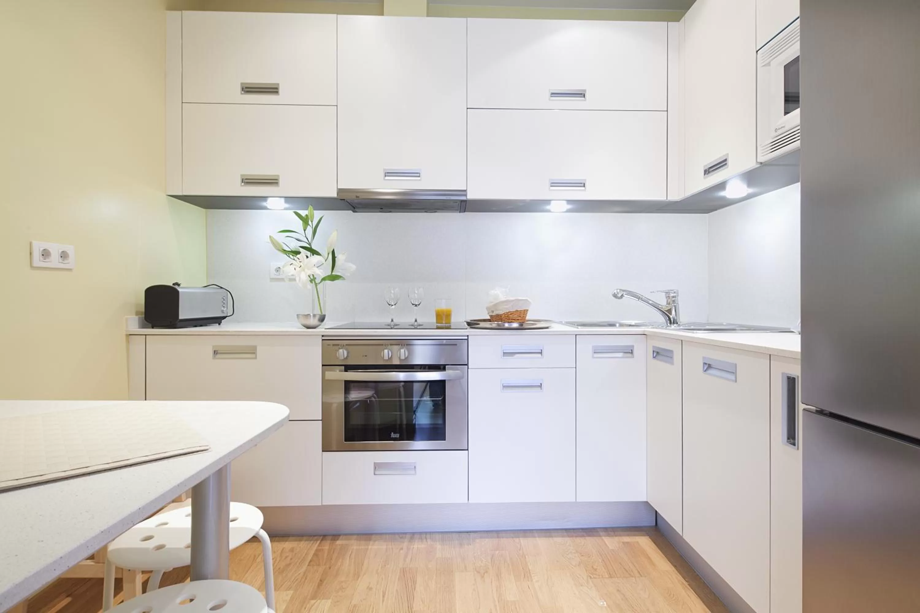 Kitchen or kitchenette in Hotel Acta Laumon