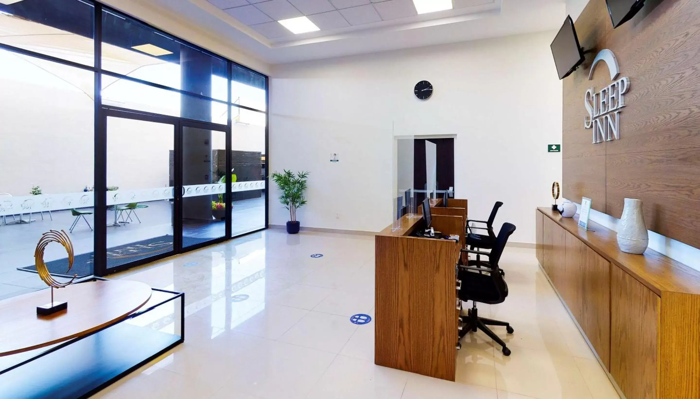 Lobby or reception in Sleep Inn Queretaro Lobby or reception in Sleep Inn Queretaro