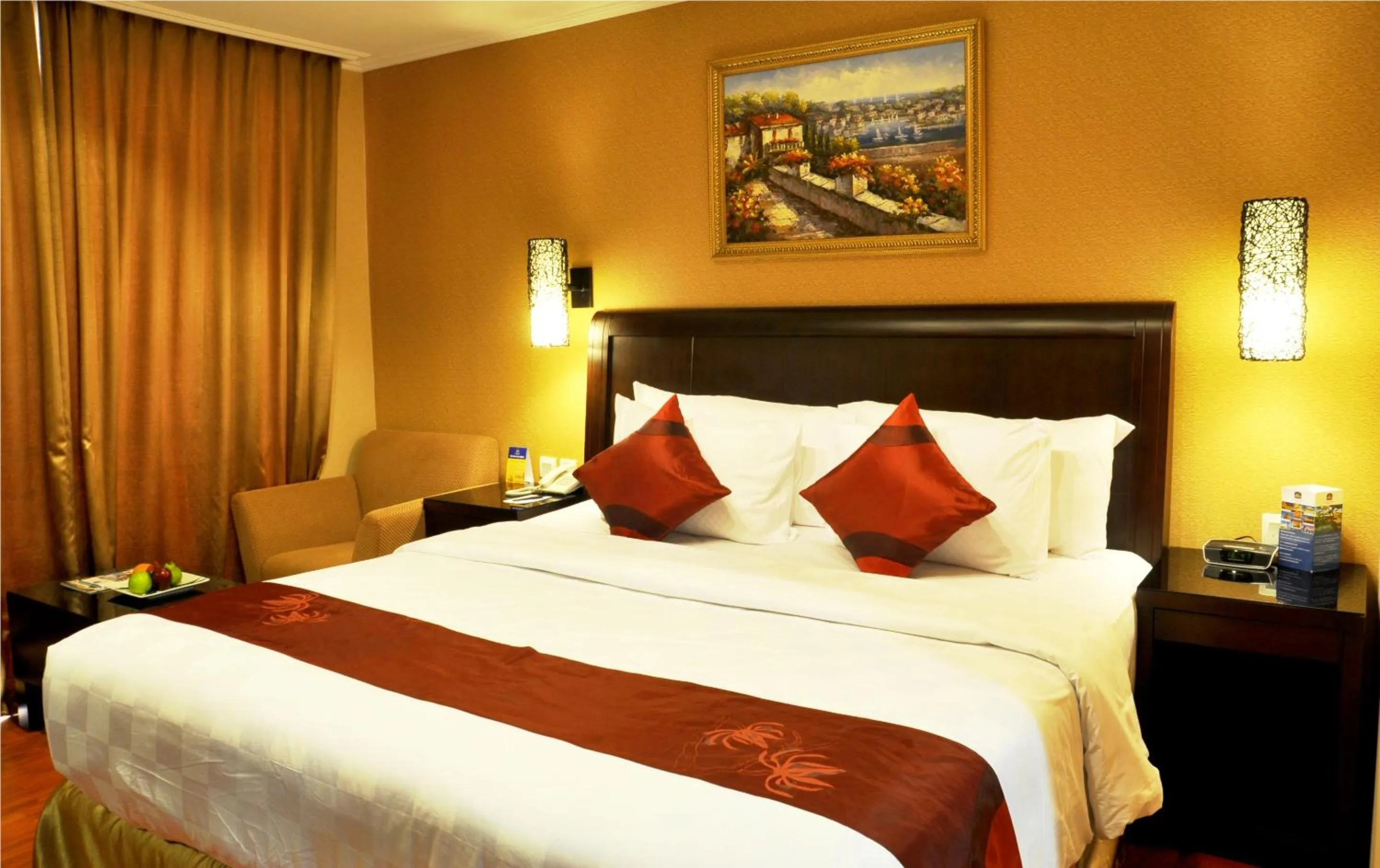 Bed in Best Western Mangga Dua Hotel & Residence