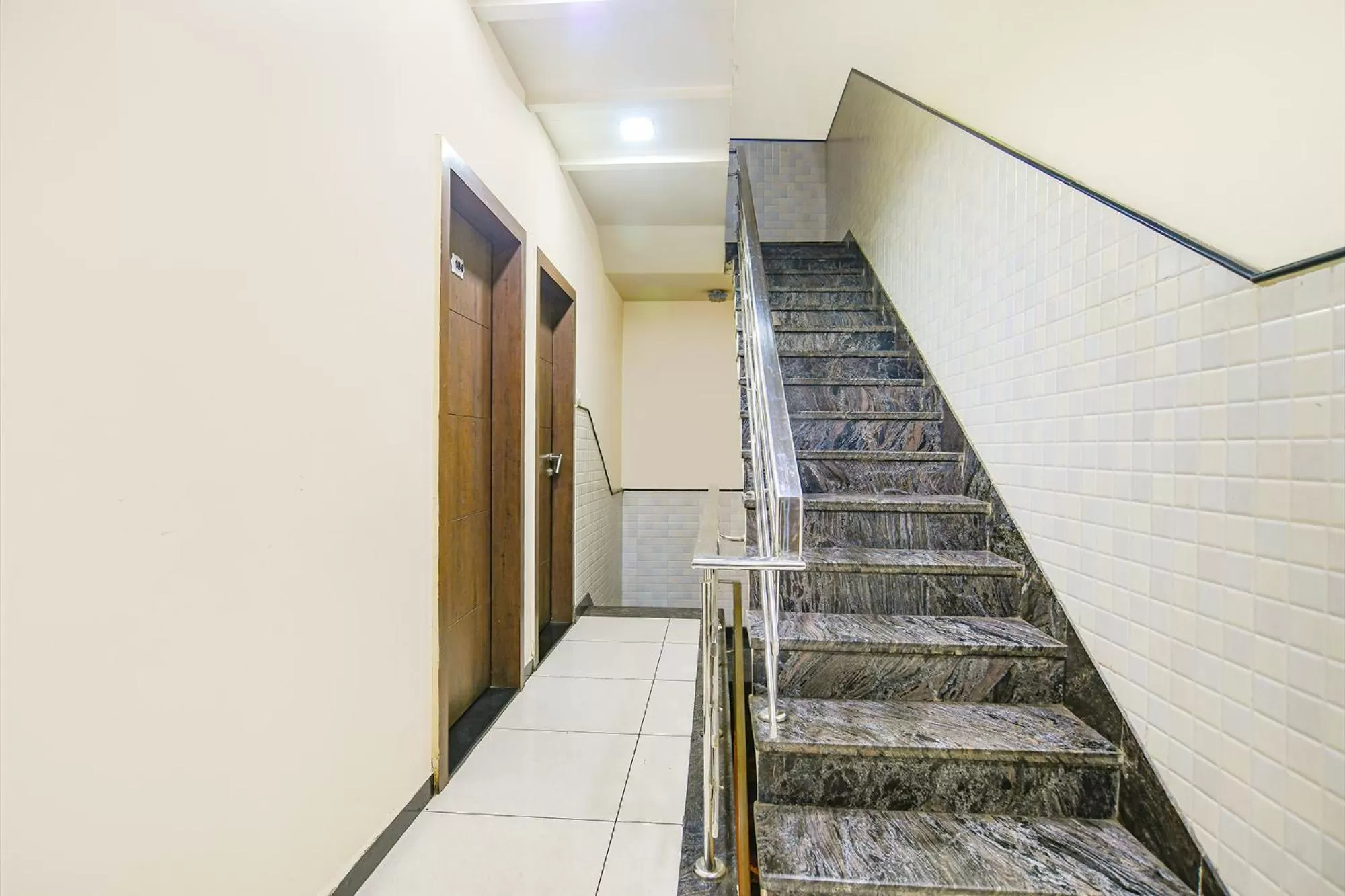 Lobby or reception in FabHotel Satyug Jaisinghpura