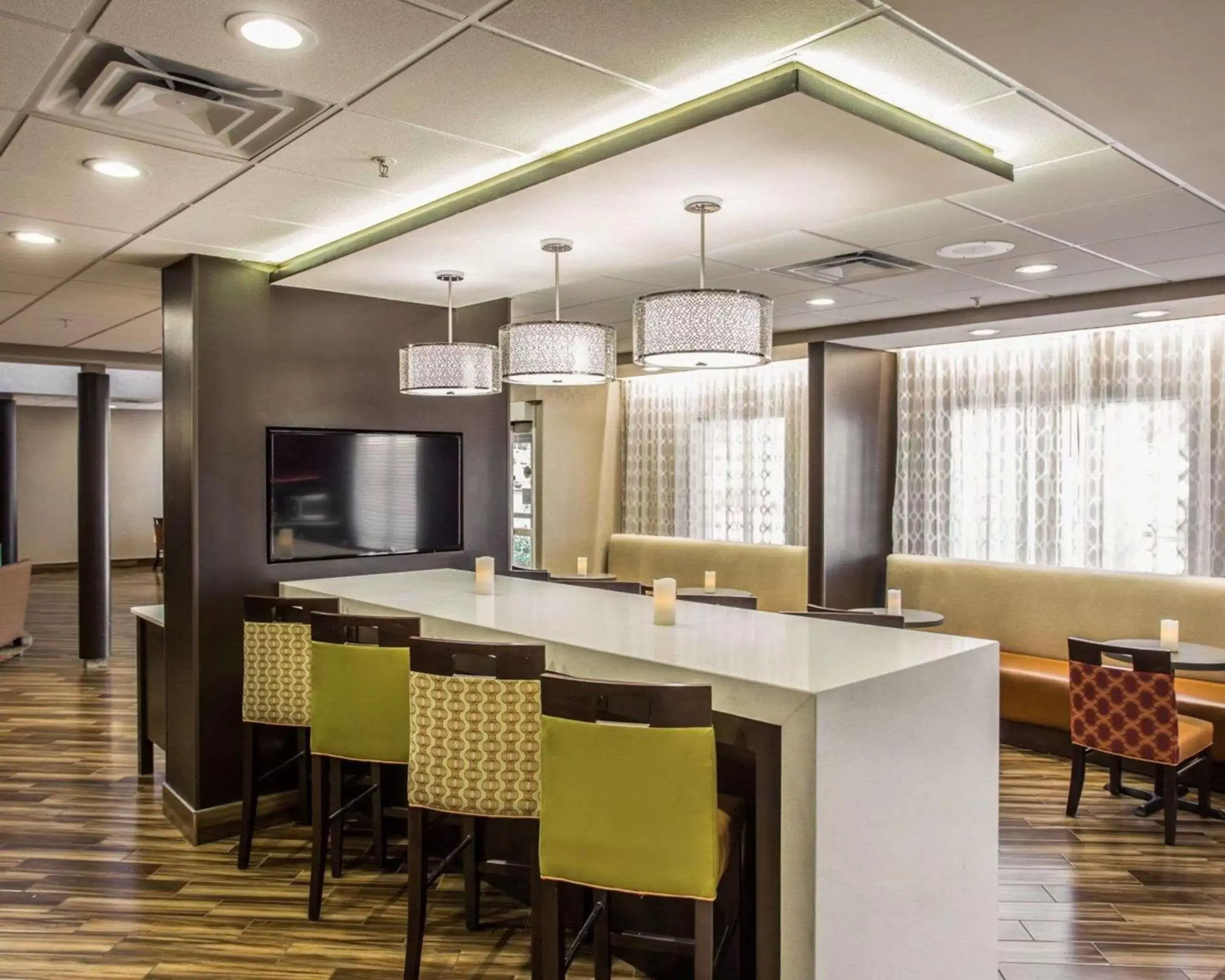 Restaurant/places to eat, Lounge/Bar in Comfort Suites Columbia at Harbison