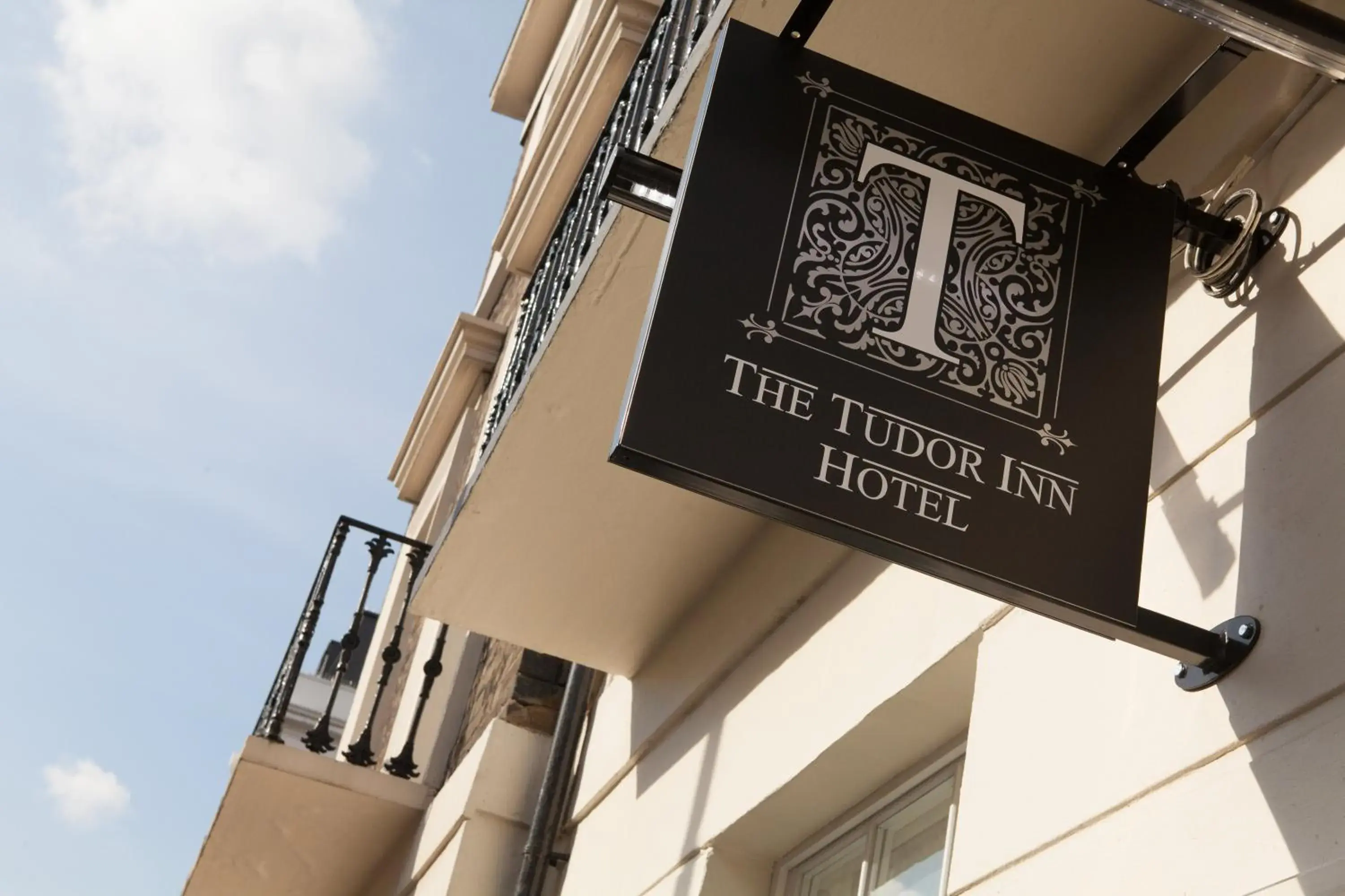Facade/entrance, Property Logo/Sign in The Tudor Inn Hotel
