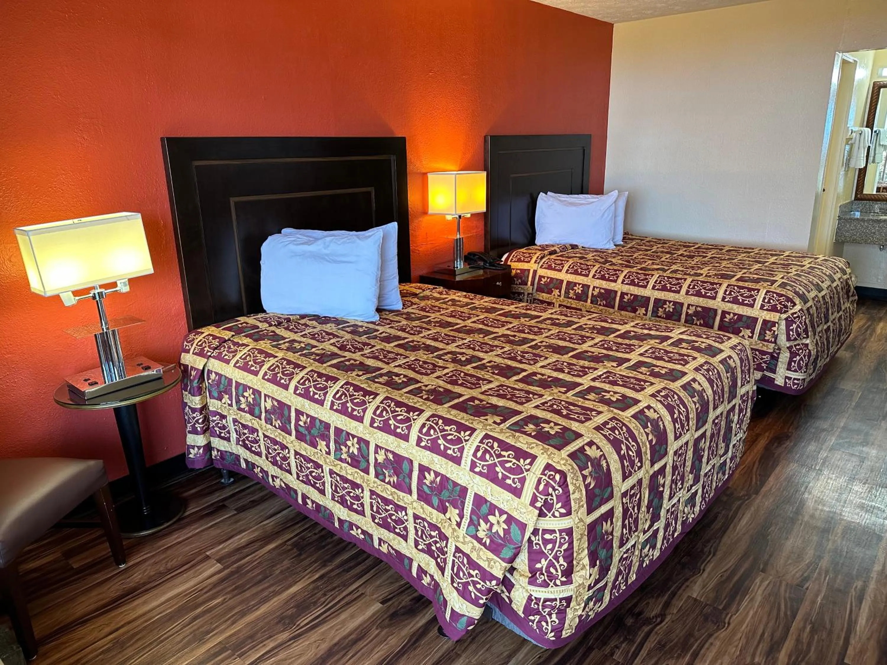 Photo of the whole room, Bed in Country Hearth Inn & Suites Cartersville