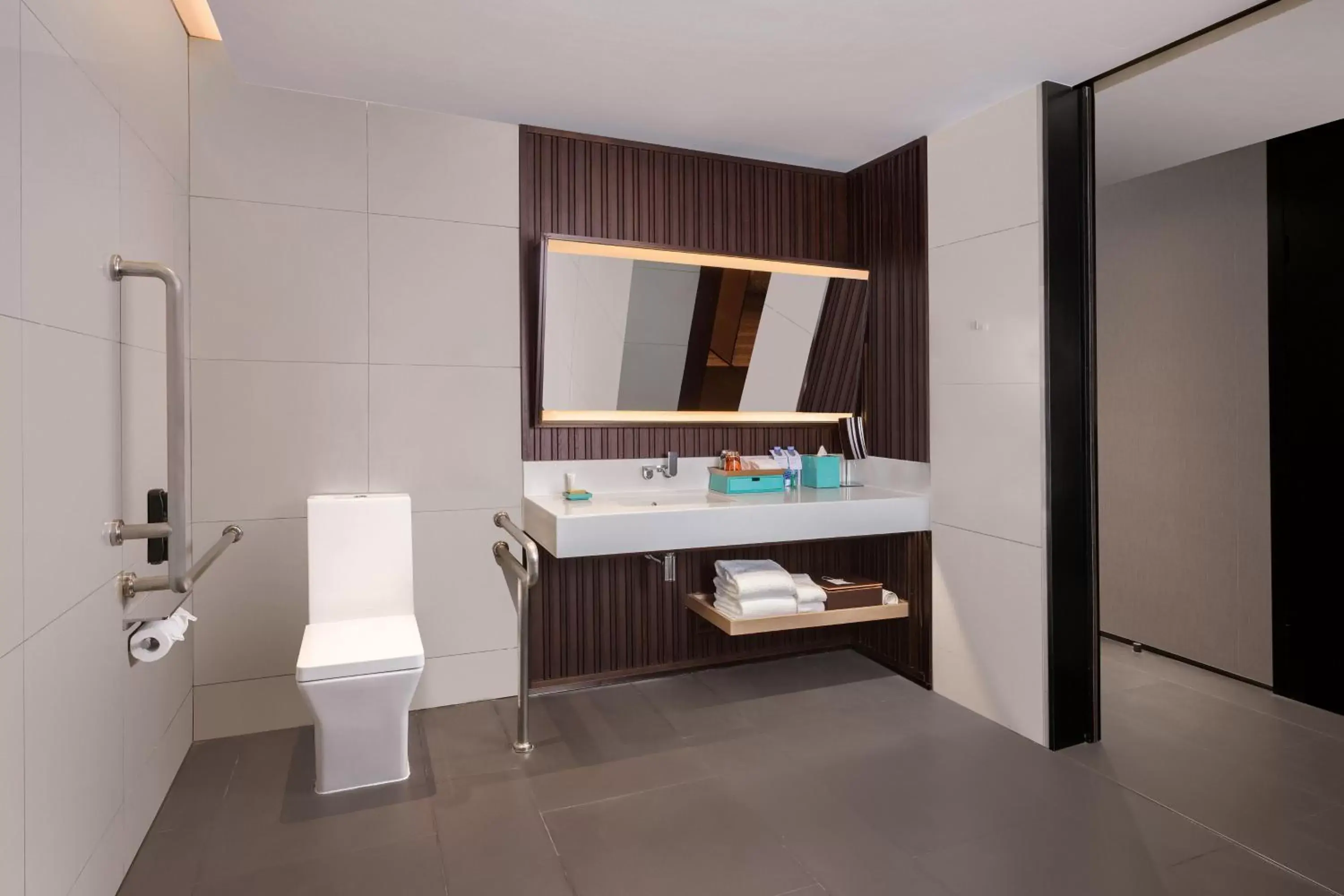 Bathroom in Le Meridien Zhongshan