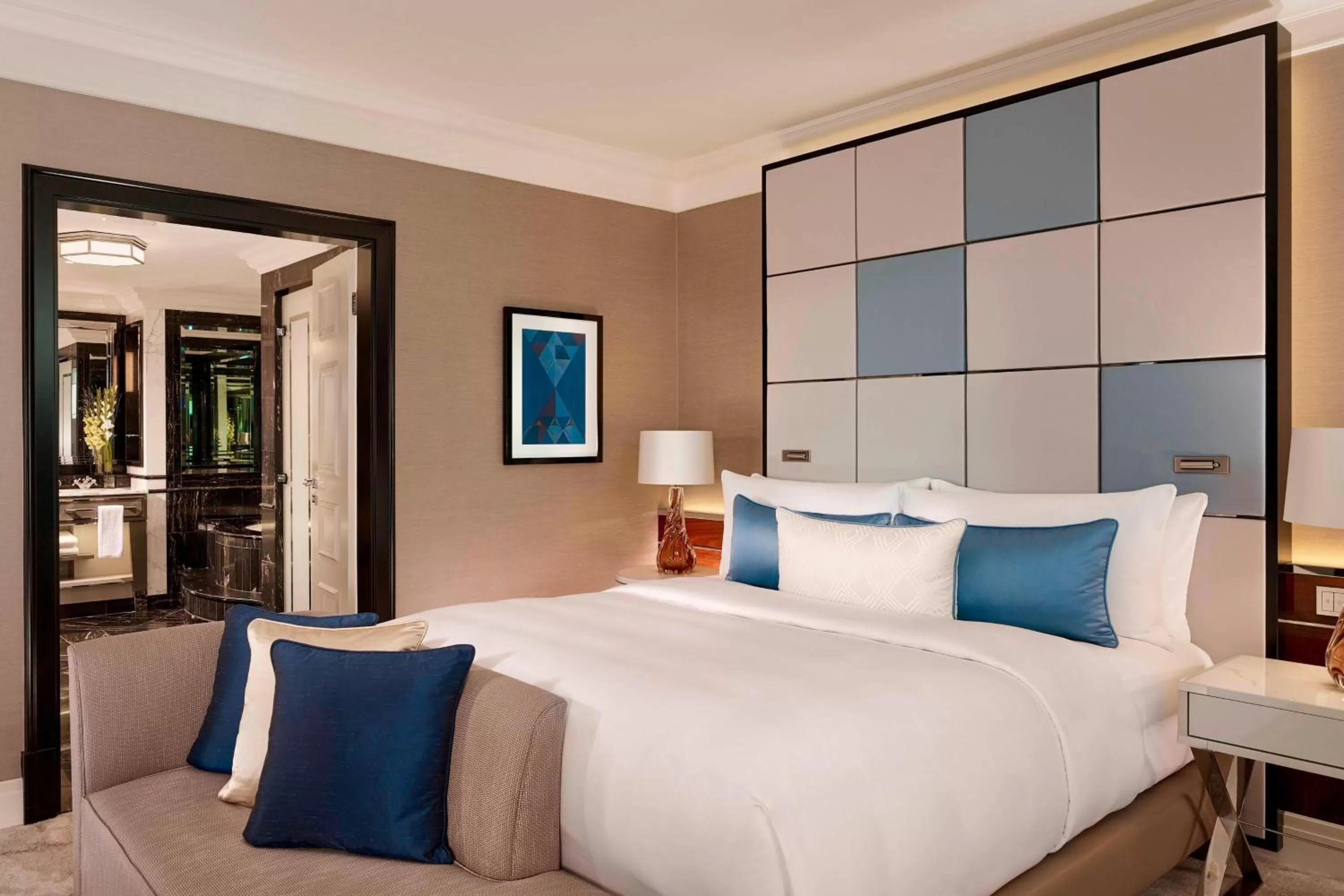 Bedroom, Bed in The Ritz-Carlton, Berlin