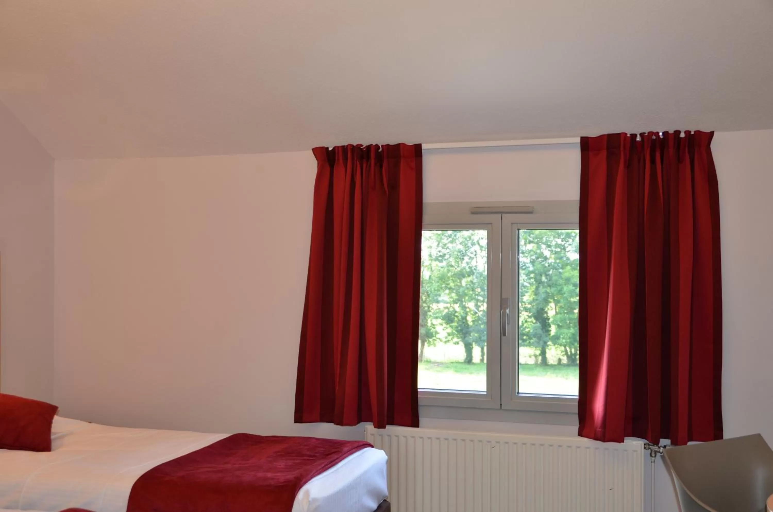 Comfort Twin Room with valley view in Carré Py' Hôtel