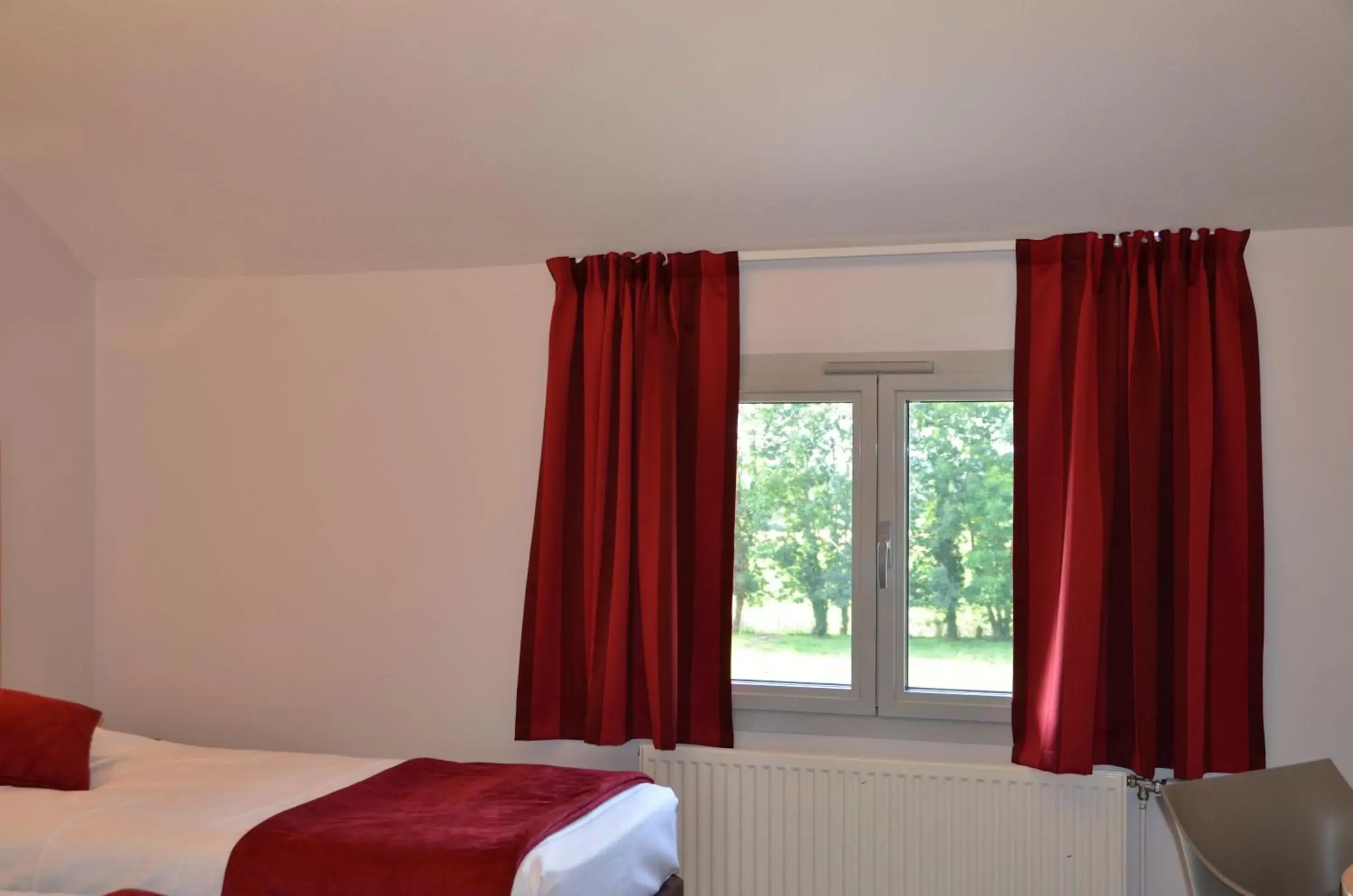 Comfort Twin Room with valley view in Carré Py' Hôtel Comfort Twin Room with valley view in Carré Py' Hôtel