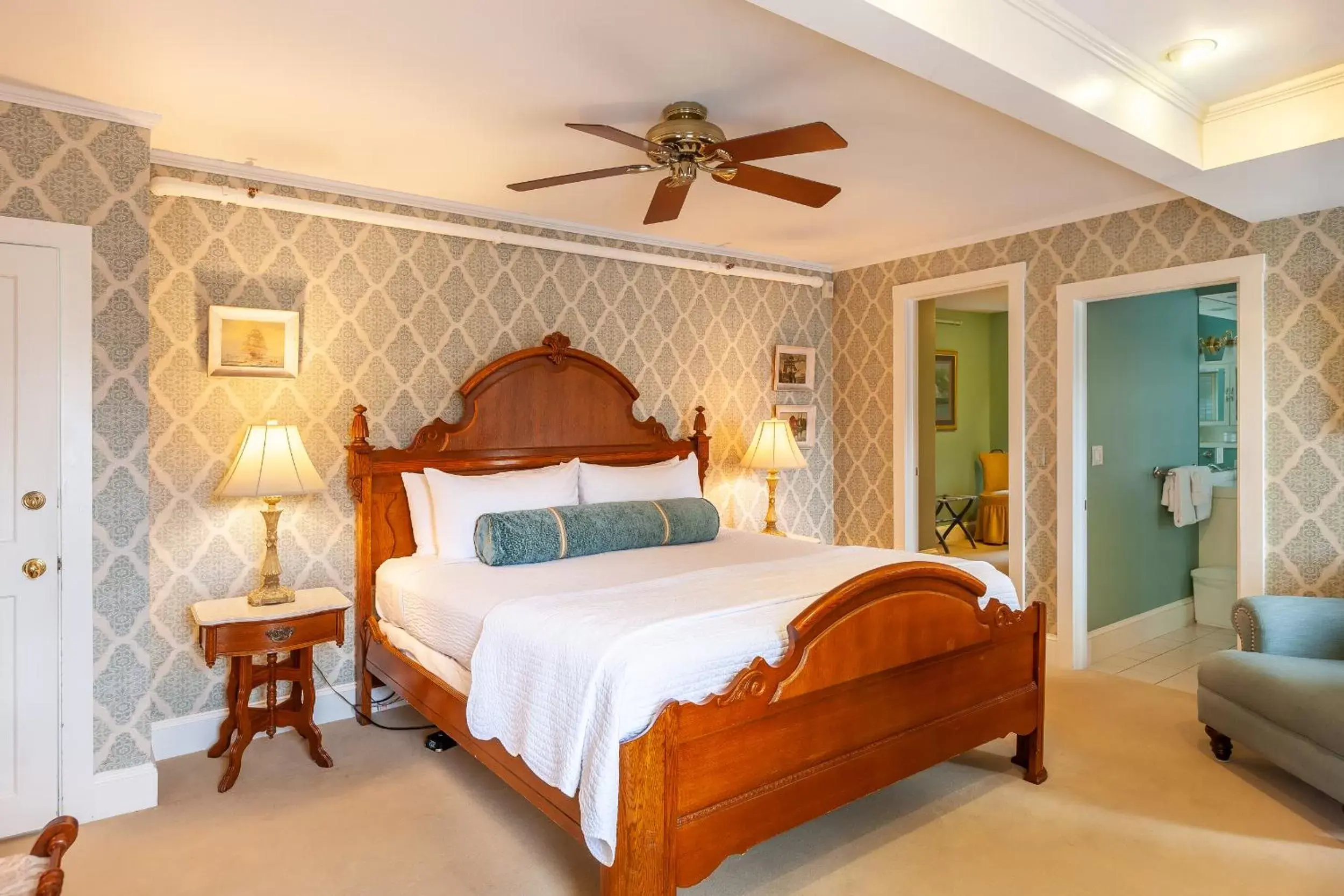King Suite in Ivy Lodge King Suite in Ivy Lodge