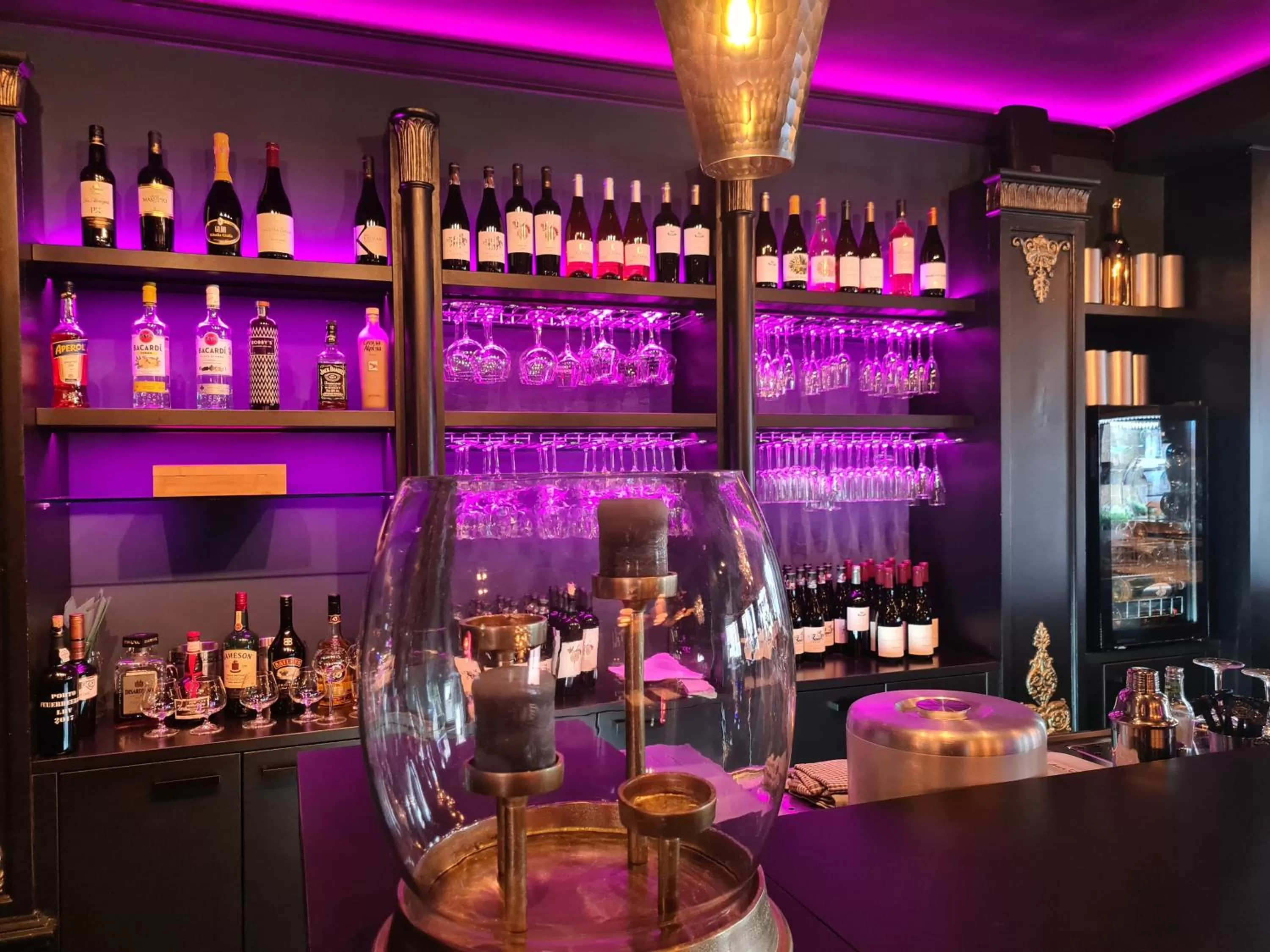 Restaurant/places to eat in Boutique Hotel Opus One