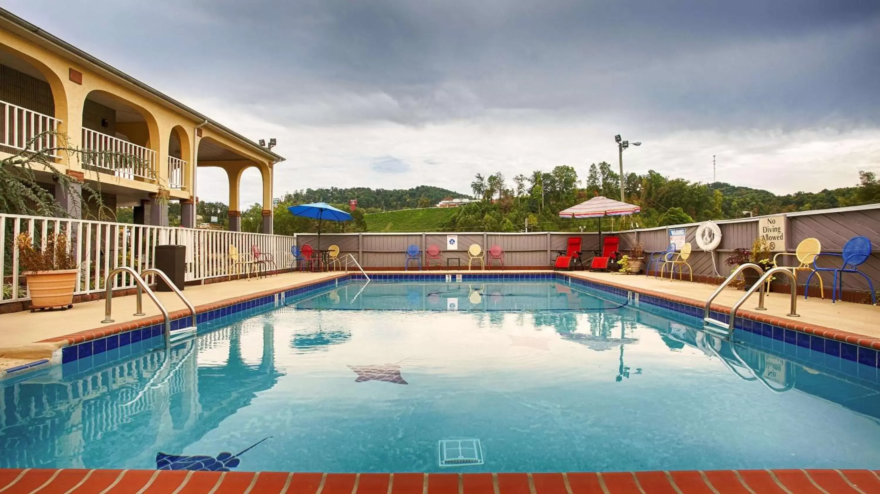 On site, Swimming Pool in Best Western Corbin Inn