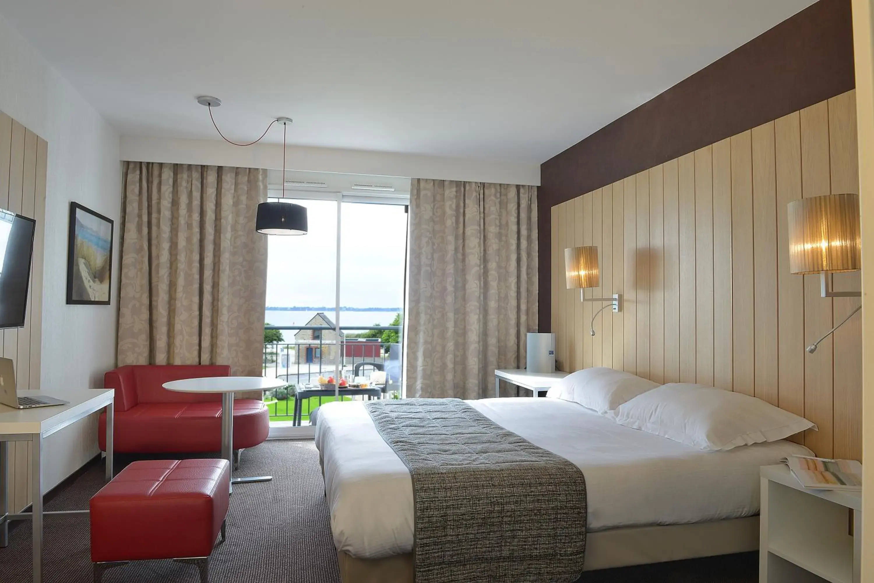 Day, Bed in Thalasso Concarneau Spa Marin Resort Day, Bed in Thalasso Concarneau Spa Marin Resort