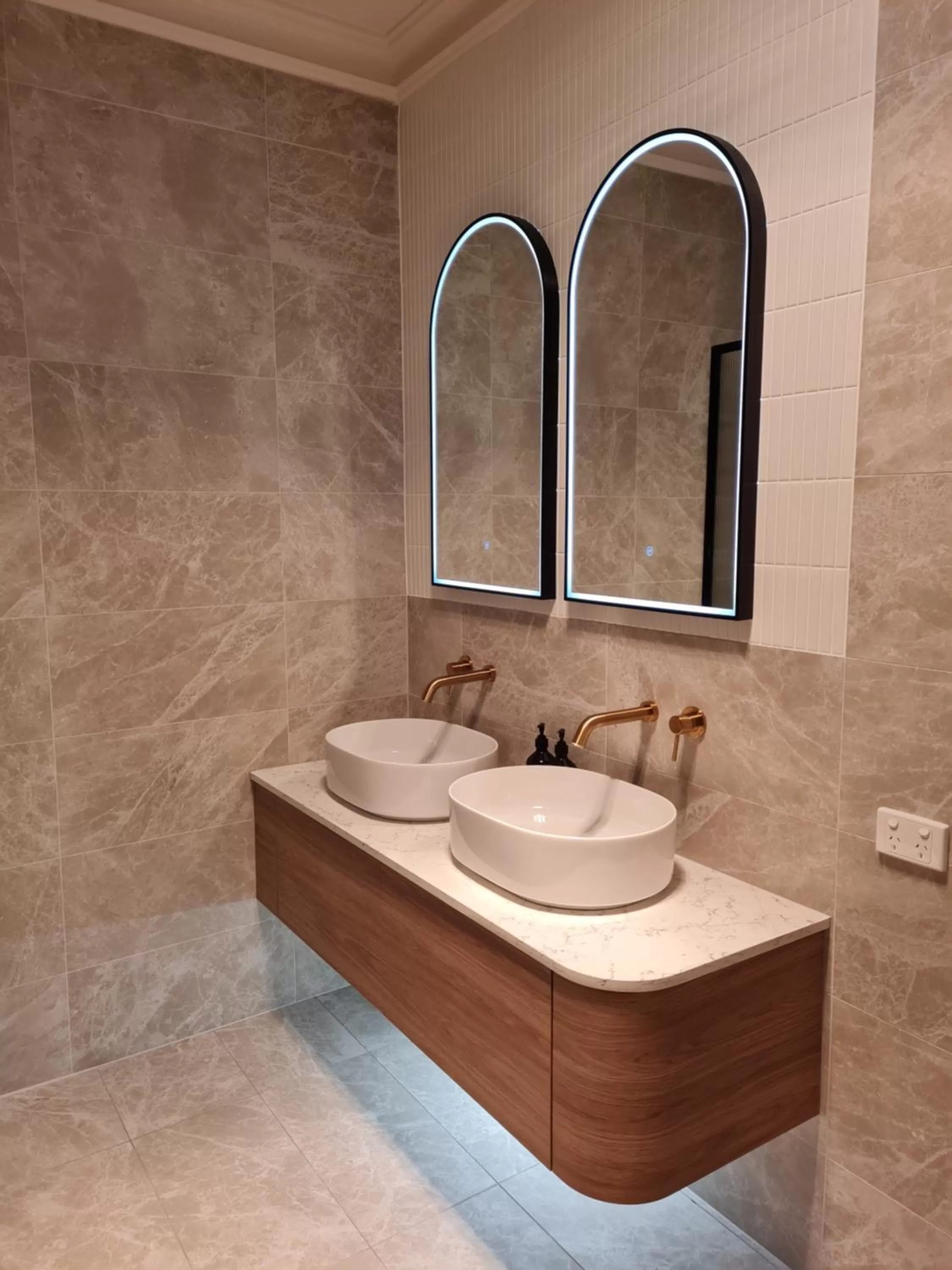 Bathroom in Mount Gambier Hotel