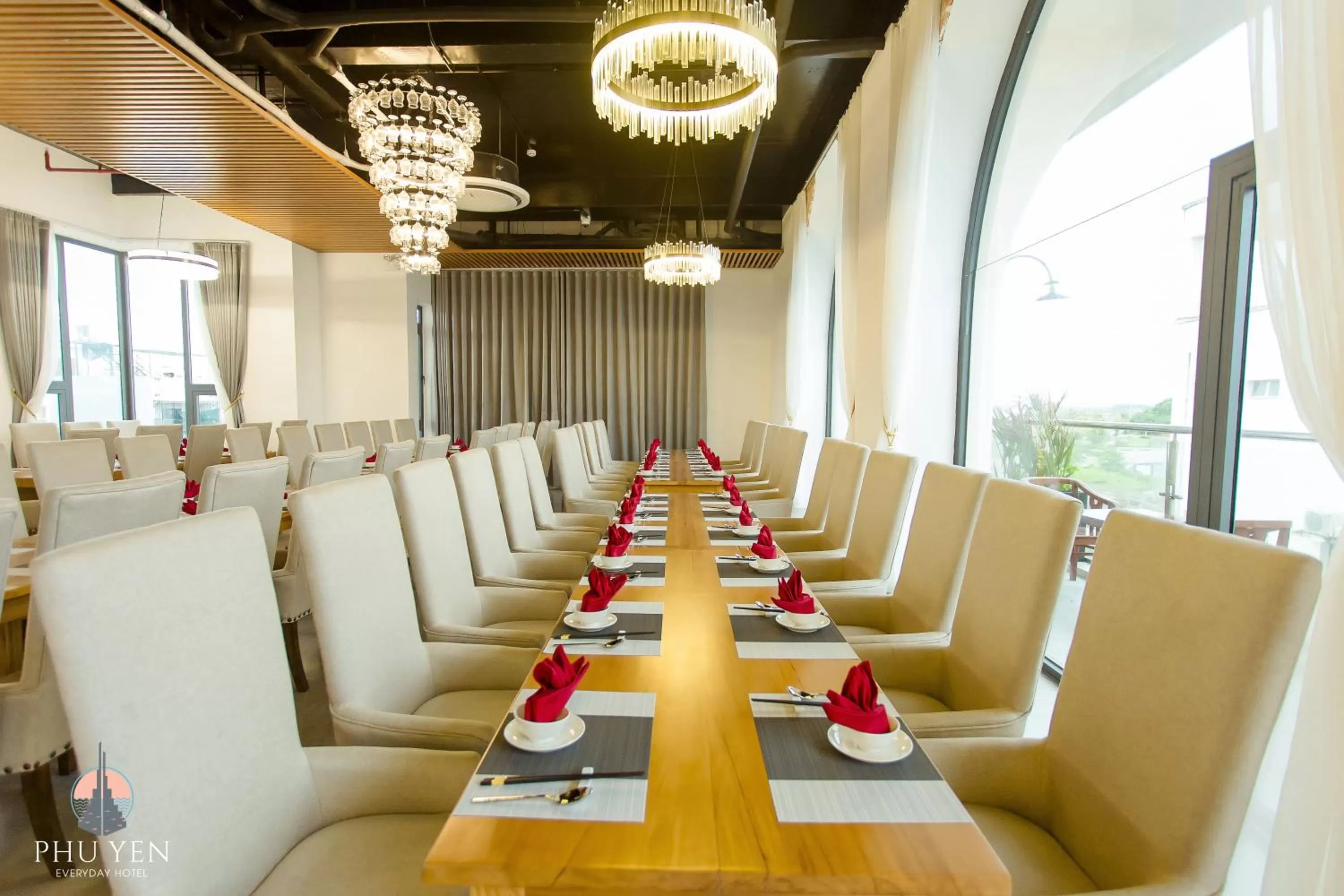 Restaurant/places to eat in PHÚ YÊN EVERYDAY HOTEL