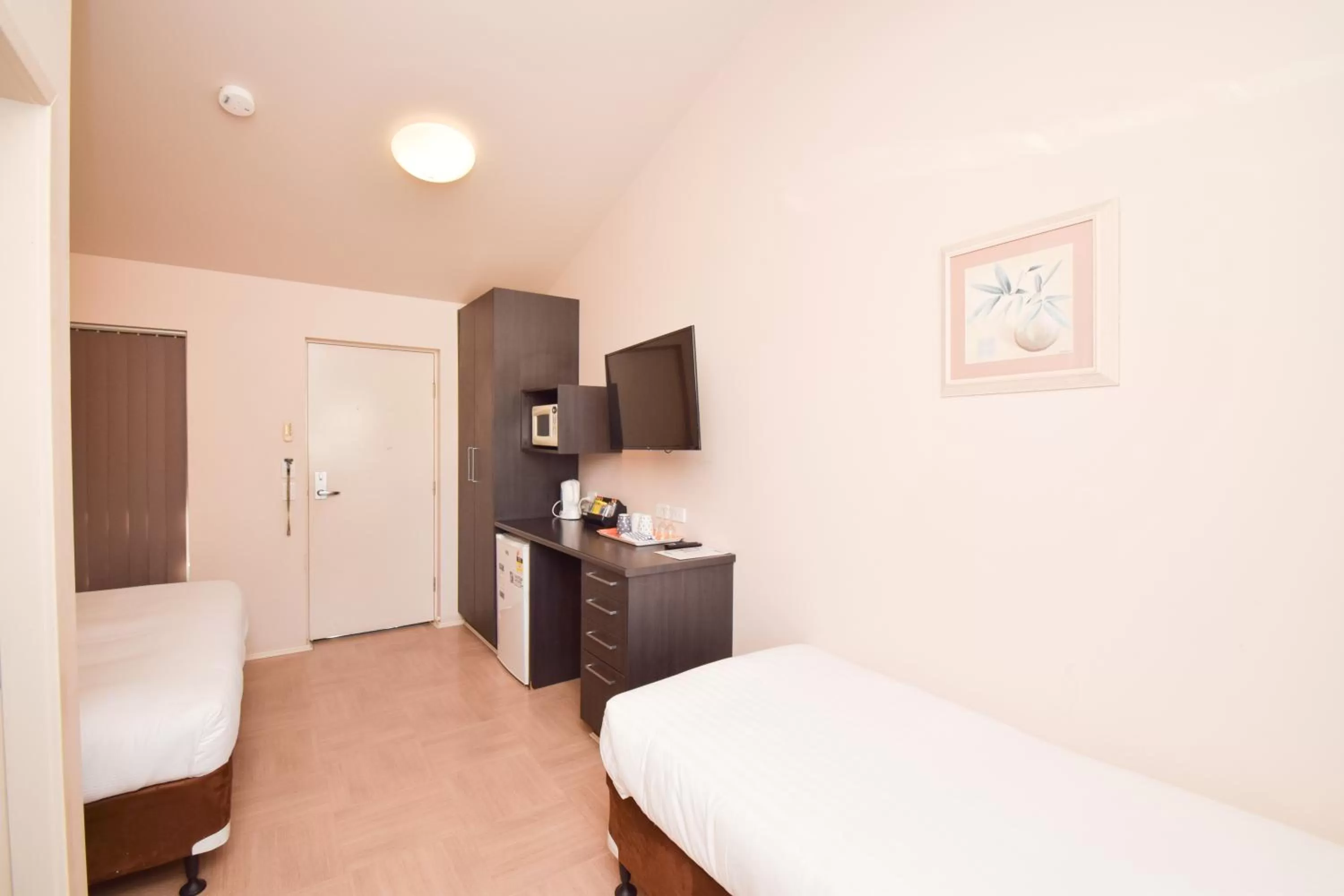 Photo of the whole room, Bed in Station Hotel Motel Kurri