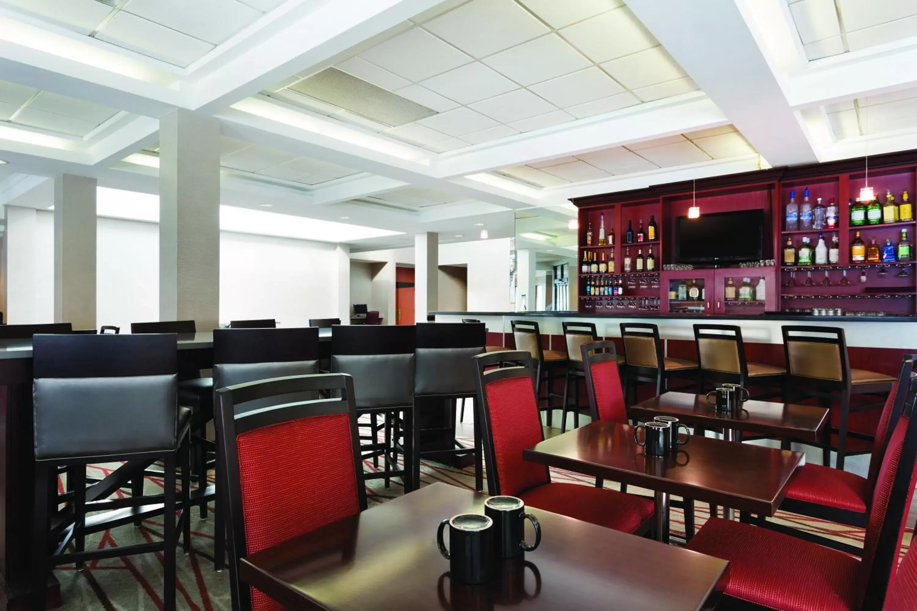 Food, Restaurant/Places to Eat in Radisson Akron-Fairlawn Copley