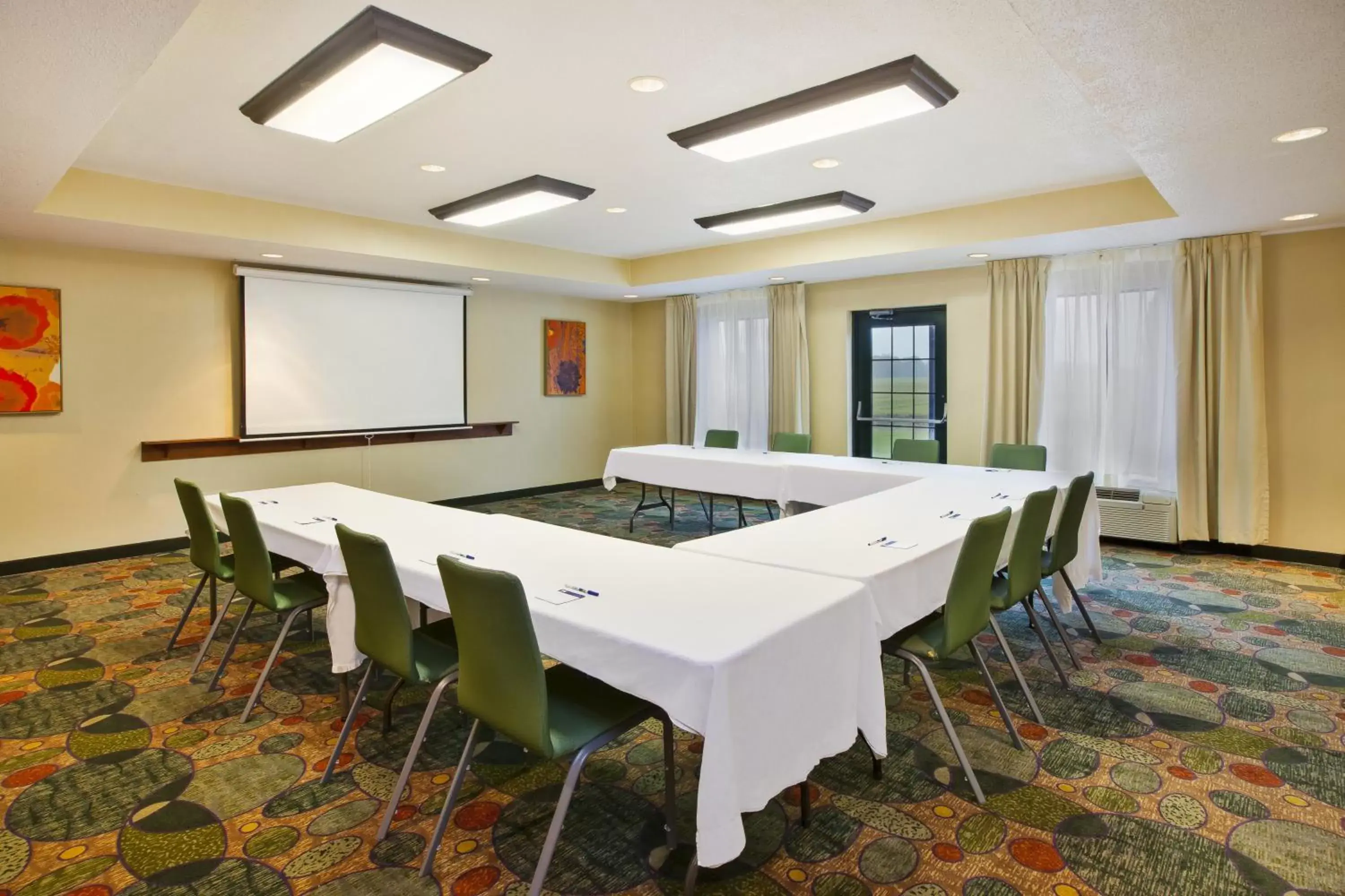 Meeting/conference room in Holiday Inn Express Hotel & Suites Bryan-Montpelier, an IHG Hotel