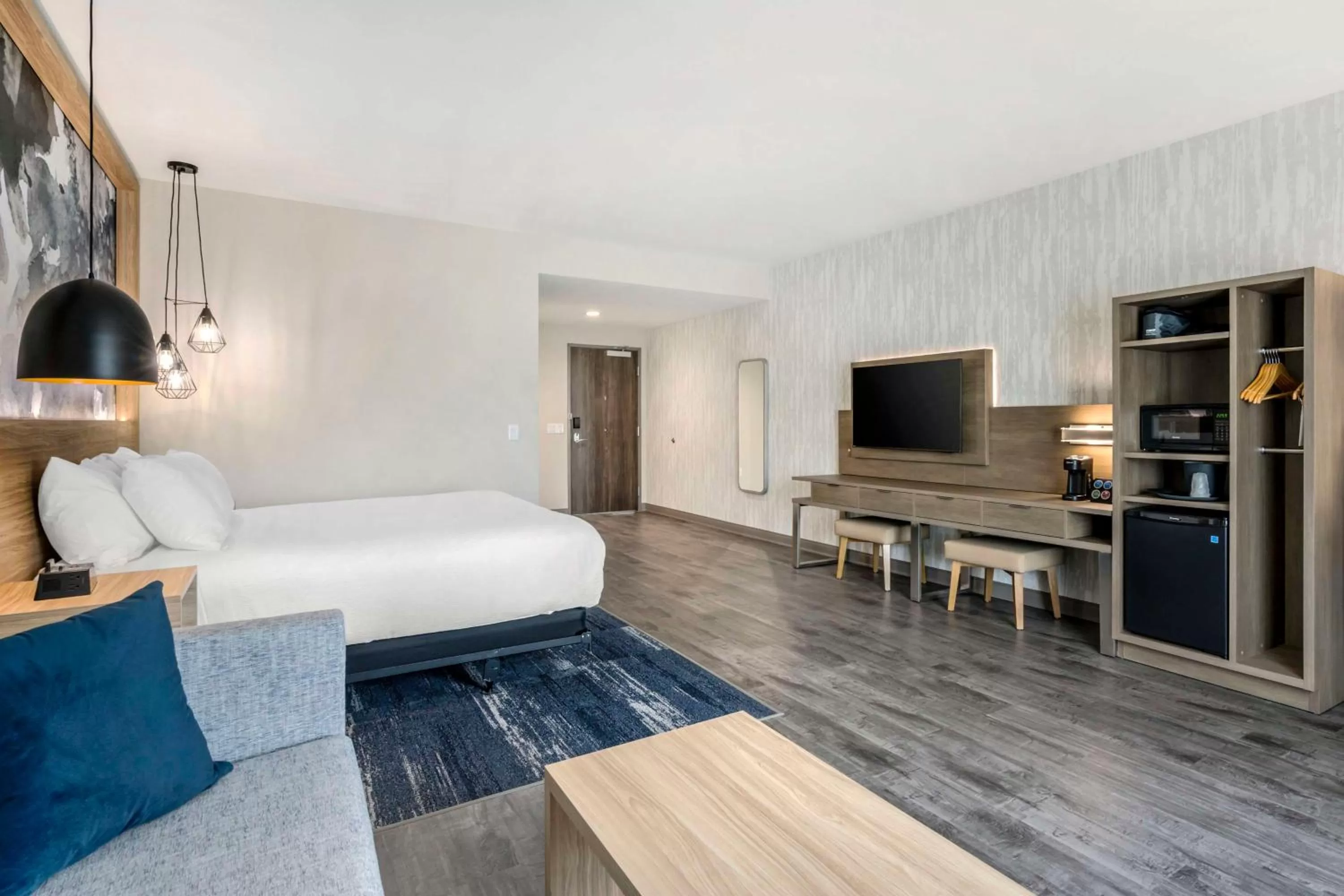 Bedroom, Bed in Best Western Plus Winter Haven Inn & Suites