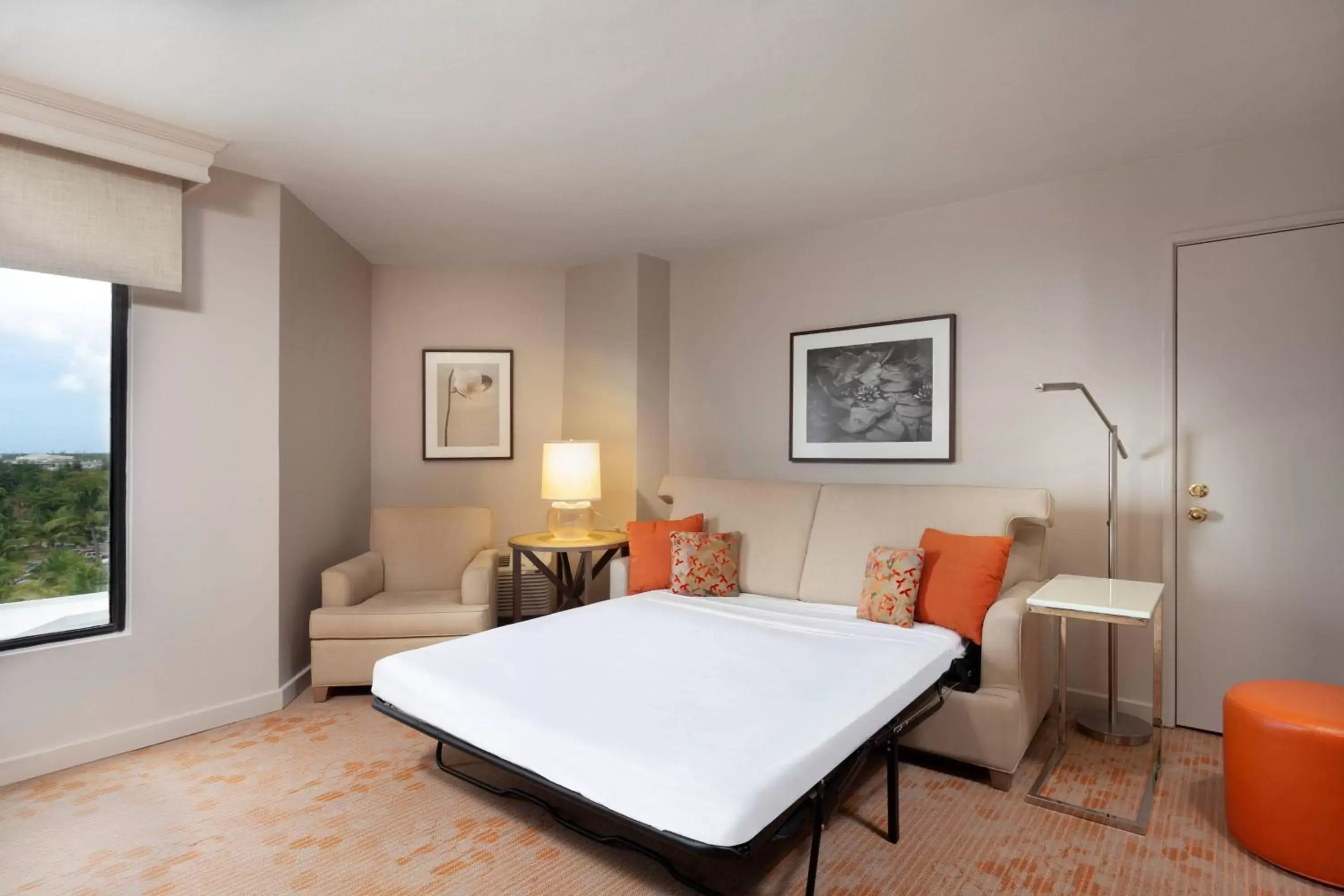 Bedroom, Bed in Courtyard by Marriott Isla Verde Beach Resort