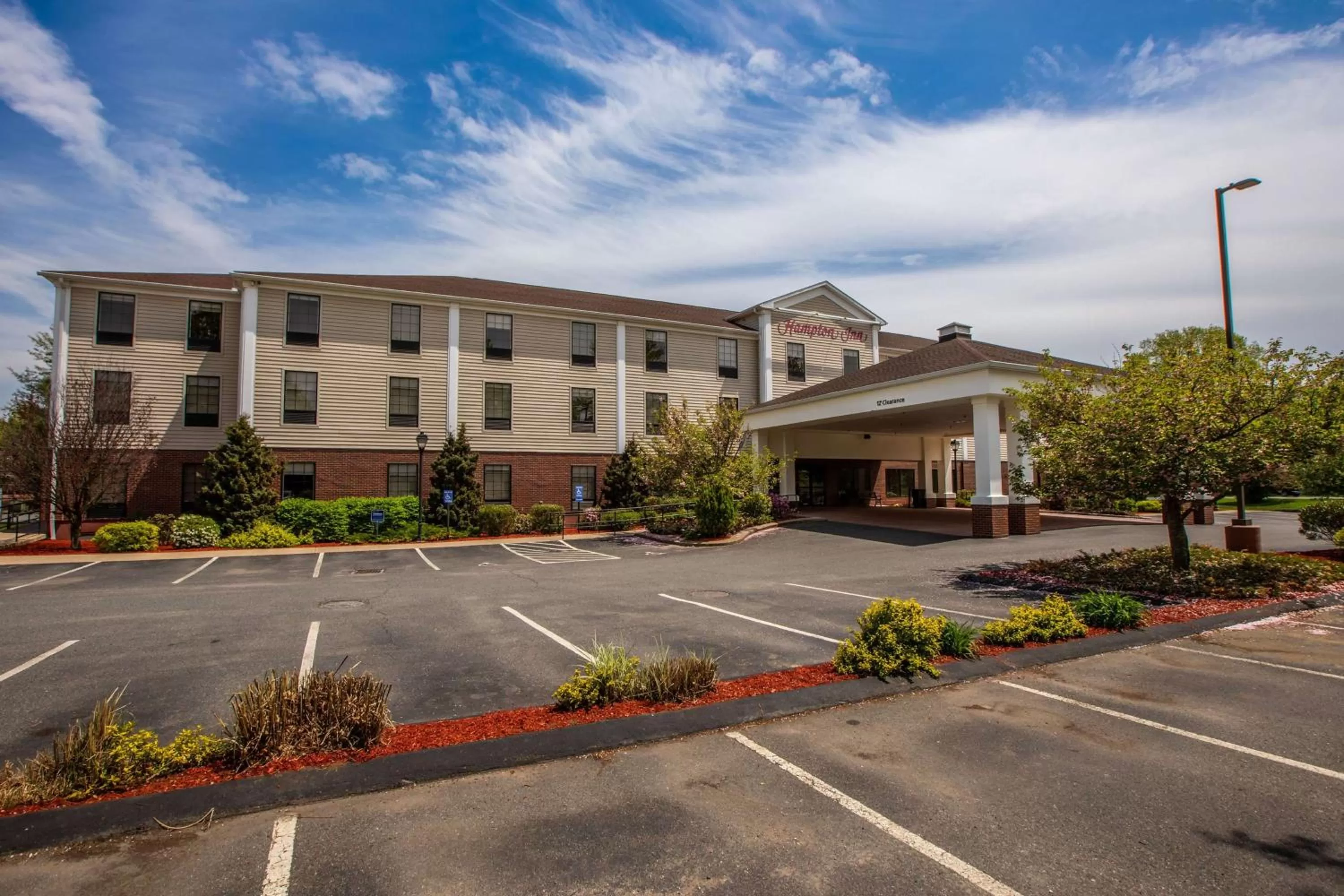 Property building in Hampton Inn Hadley-Amherst Area