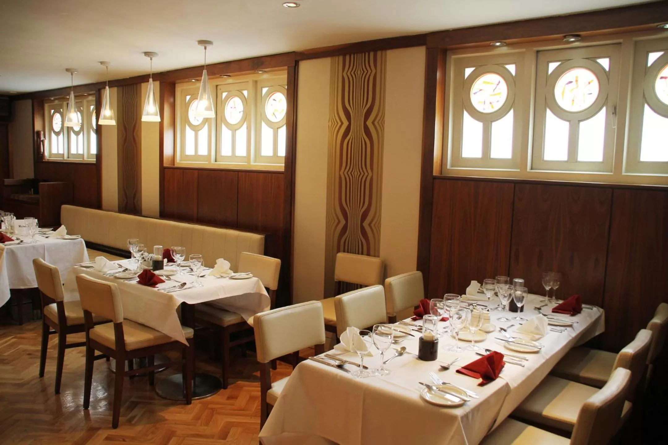 Restaurant/places to eat in Hibernian Hotel & Leisure Centre