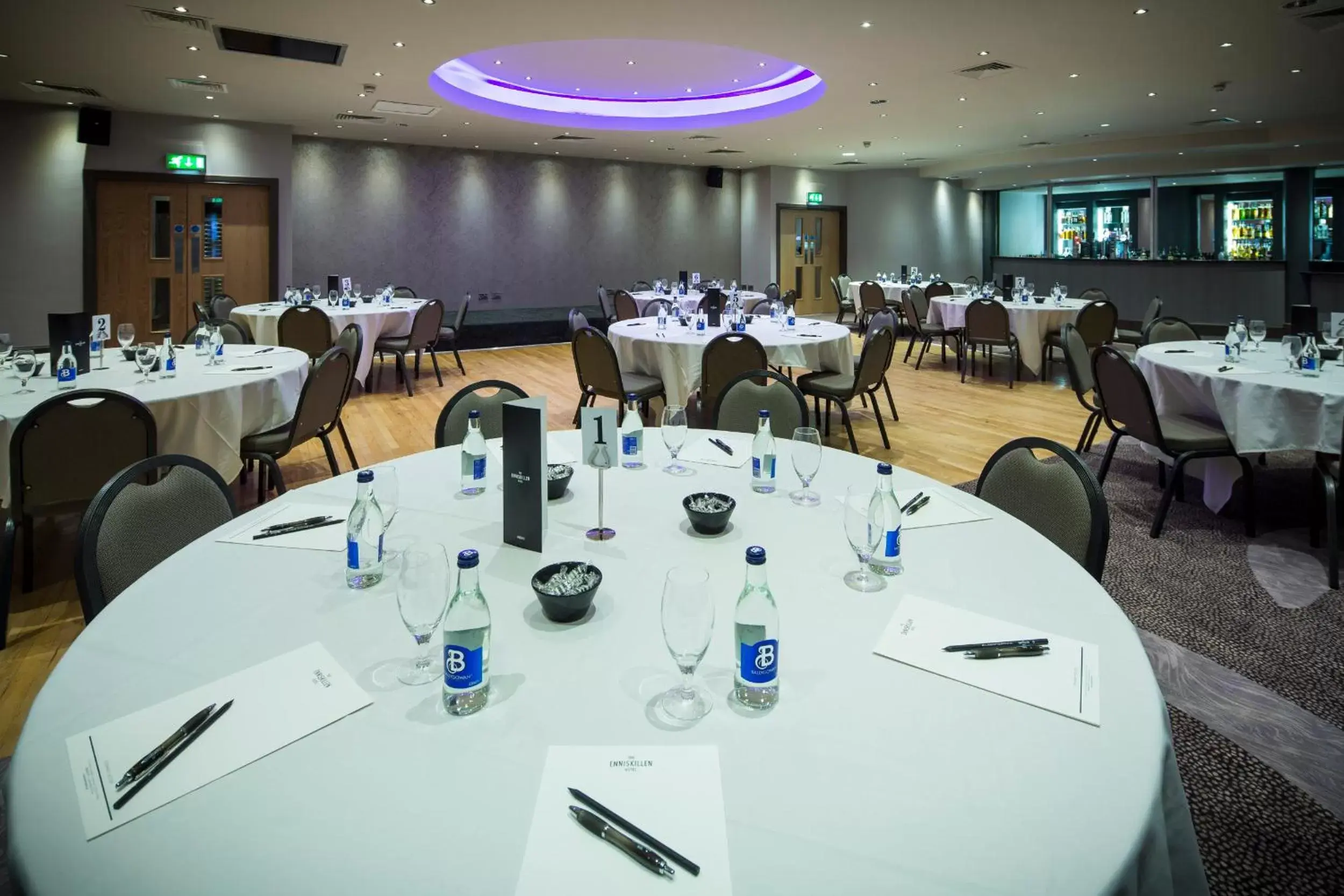 Business facilities, Restaurant/Places to Eat in The Enniskillen Hotel and Motel