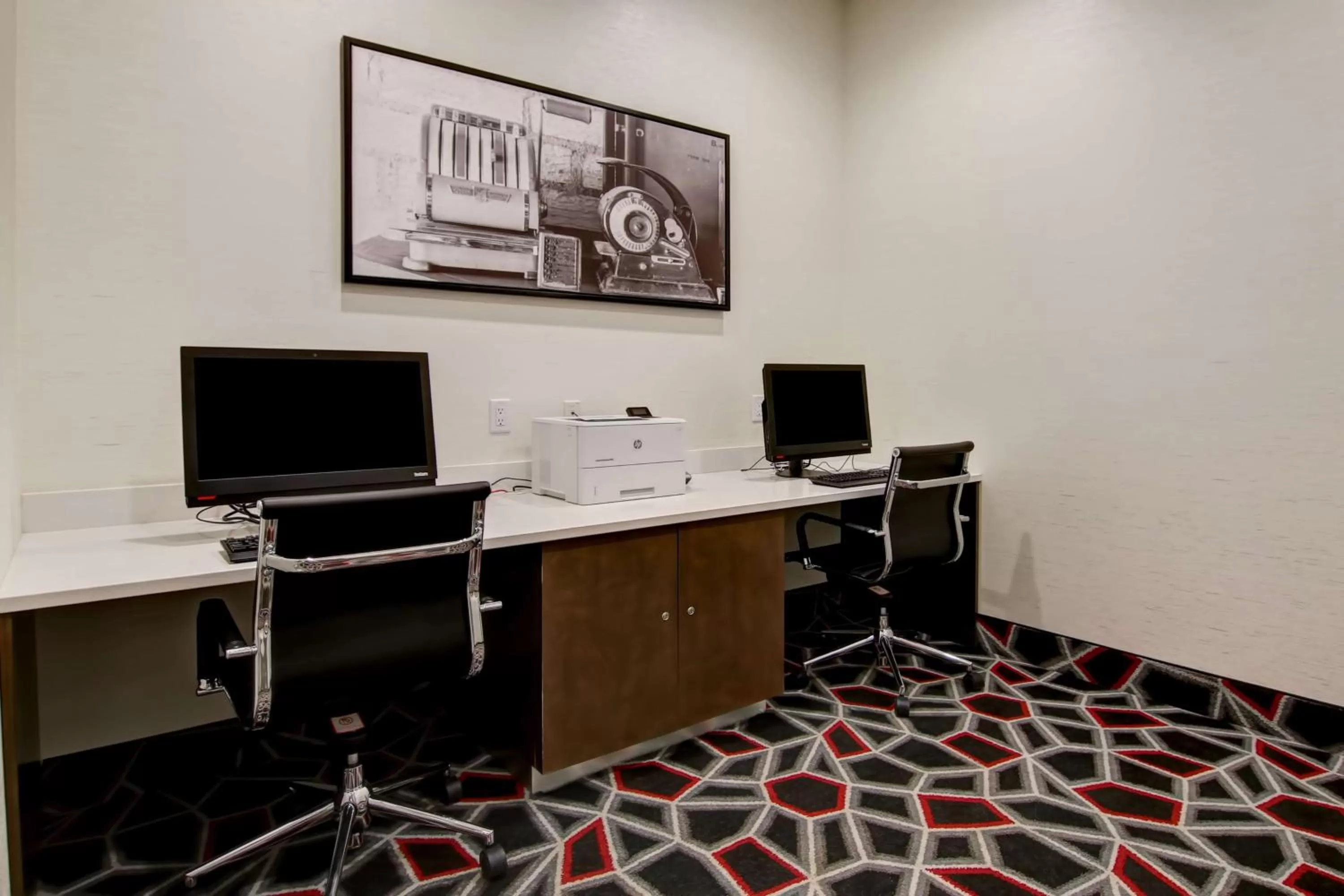 Business facilities in Hampton Inn & Suites by Hilton Grande Prairie
