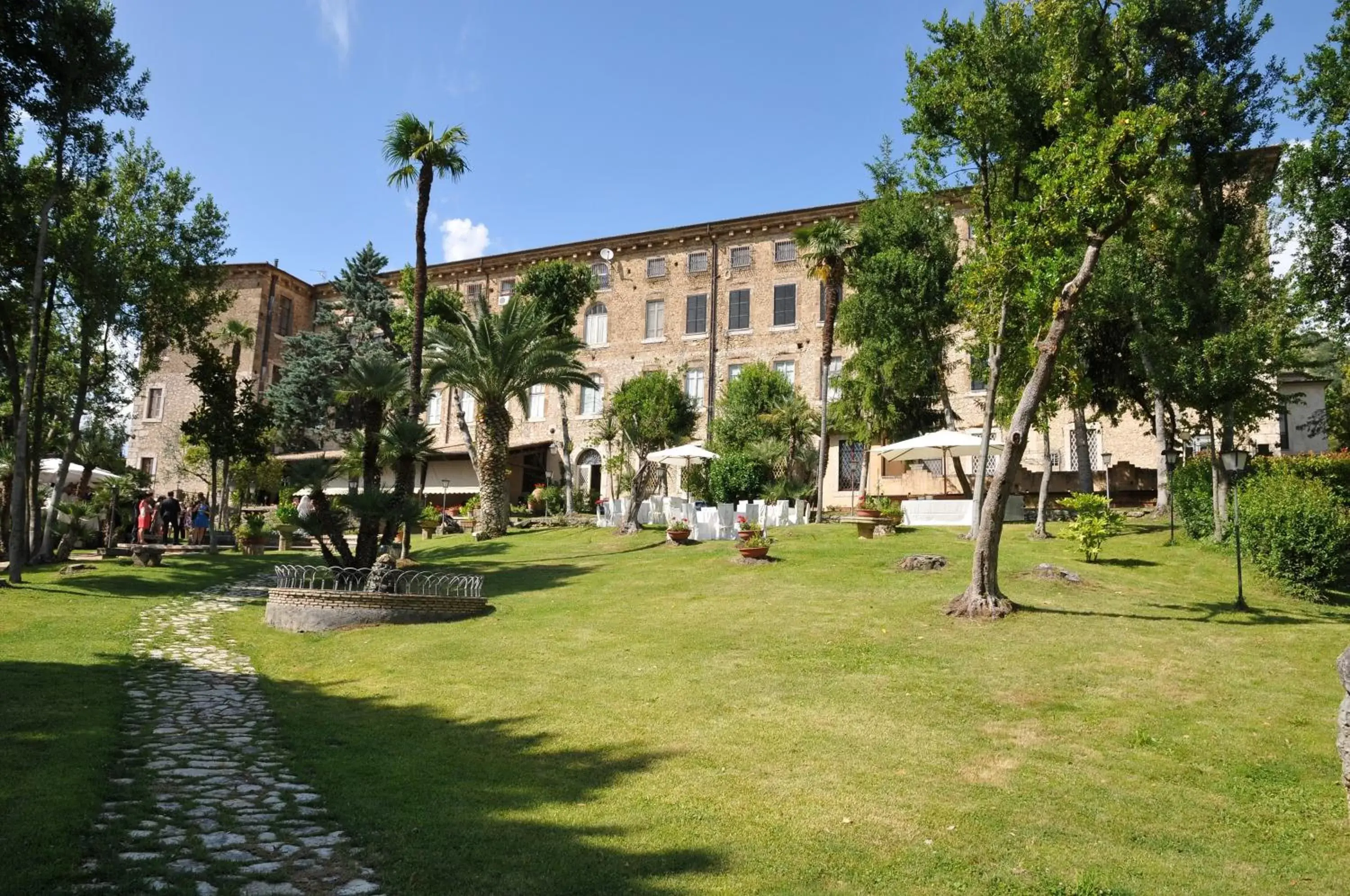 Garden, Property Building in Hotel Il Cavalier D'Arpino