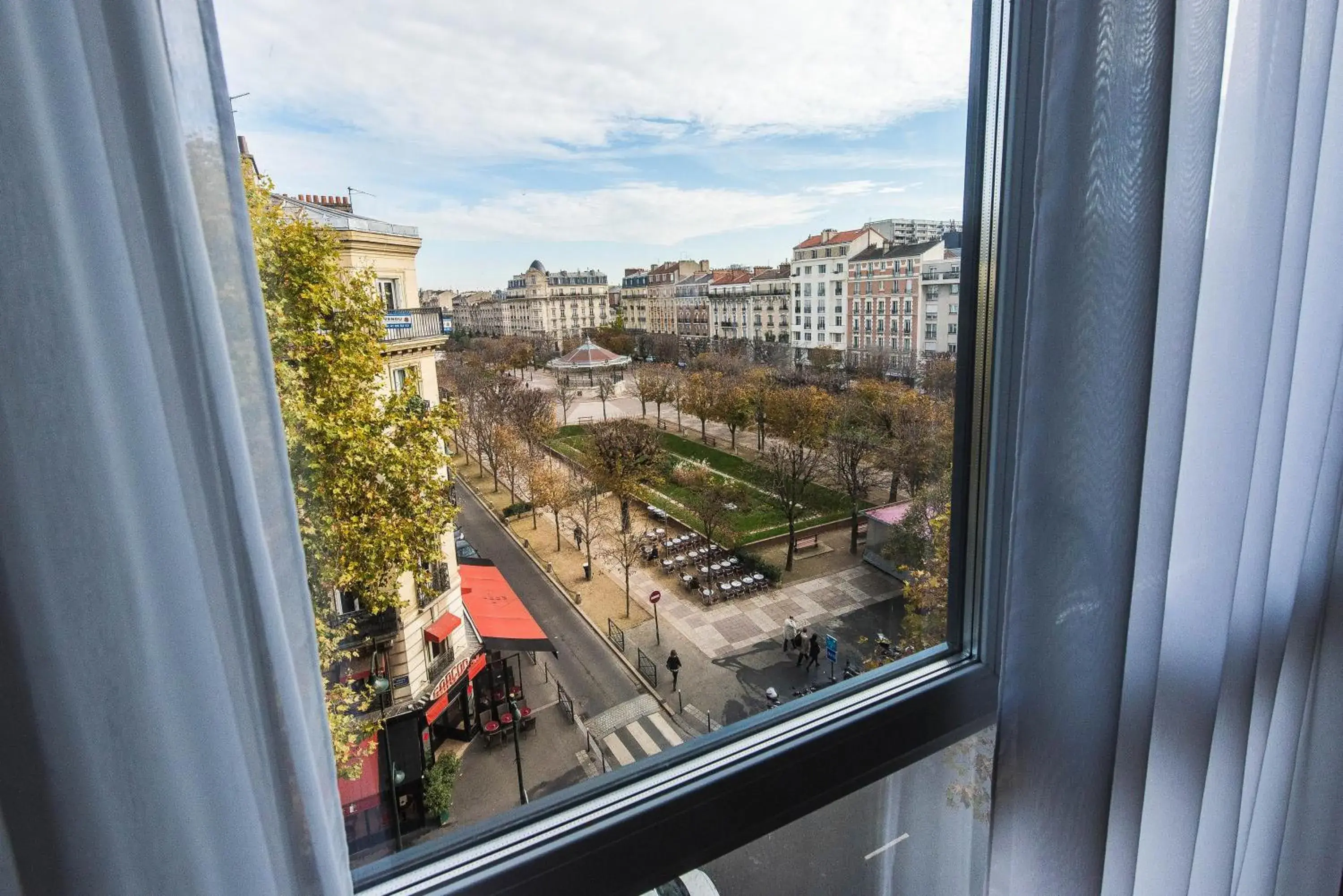 City view in Les Appartements Paris Clichy