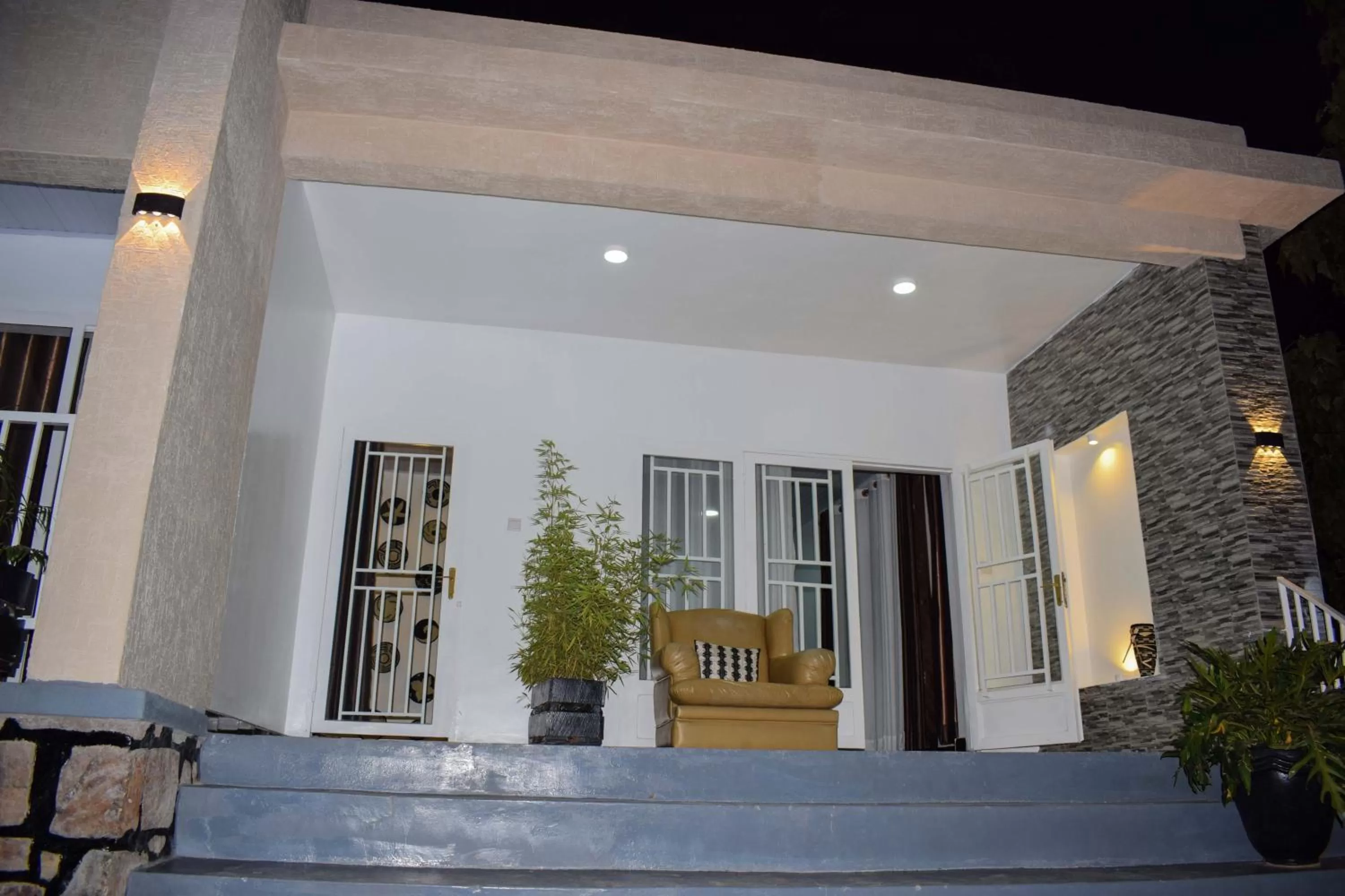 Property building in INZOZI AFRICA HOUSE B&B-Gishushu