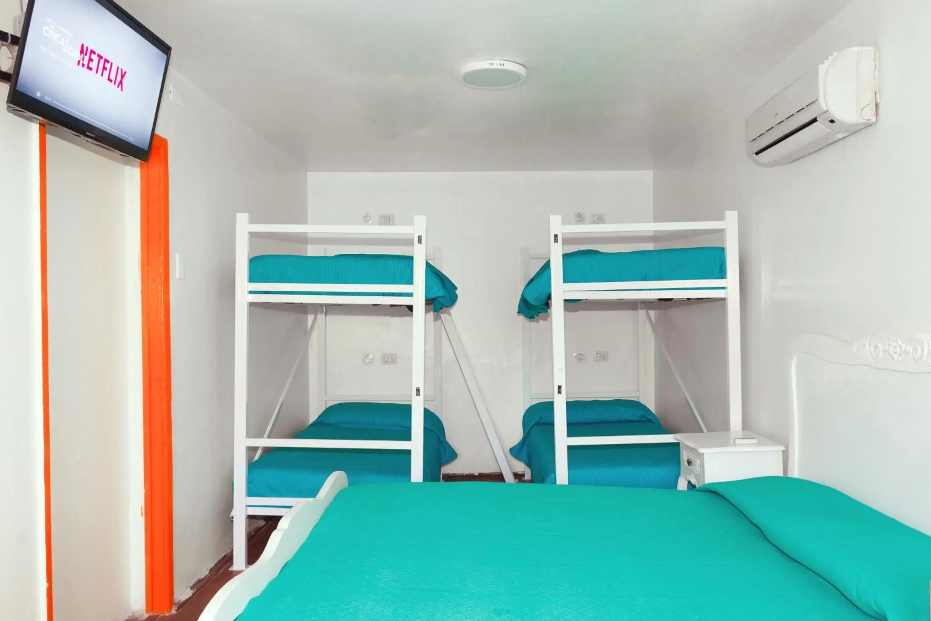Bedroom, Bunk Bed in Hostal Casa Aborigen