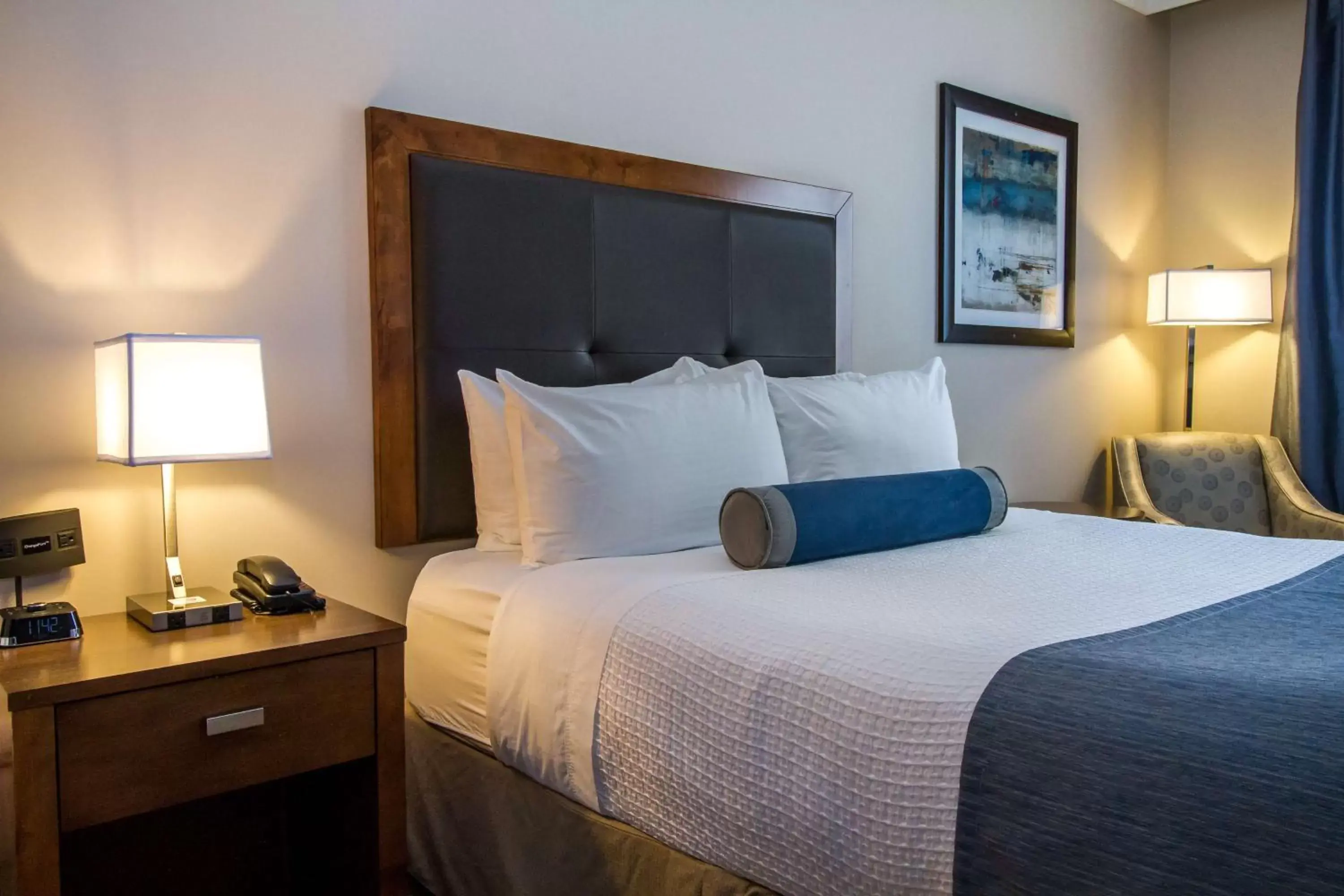 Bedroom, Bed in Best Western Plus Revelstoke