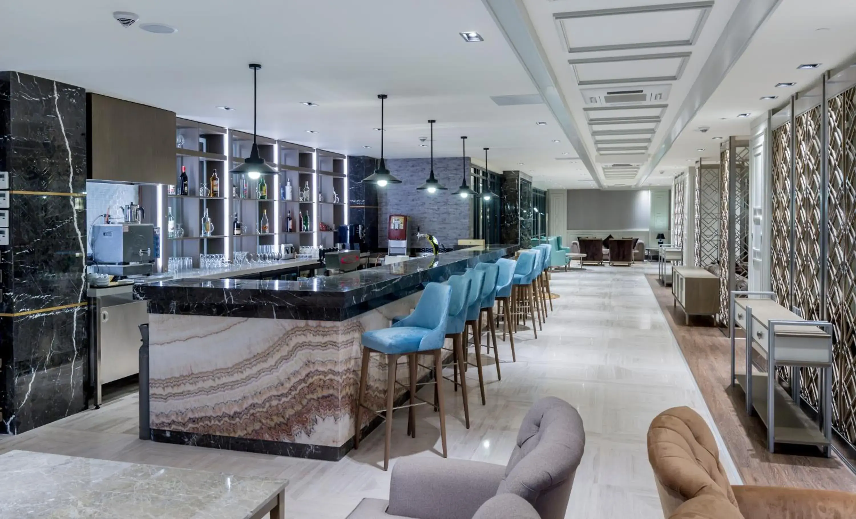 Lounge or bar, Restaurant/Places to Eat in Bellis Deluxe Hotel