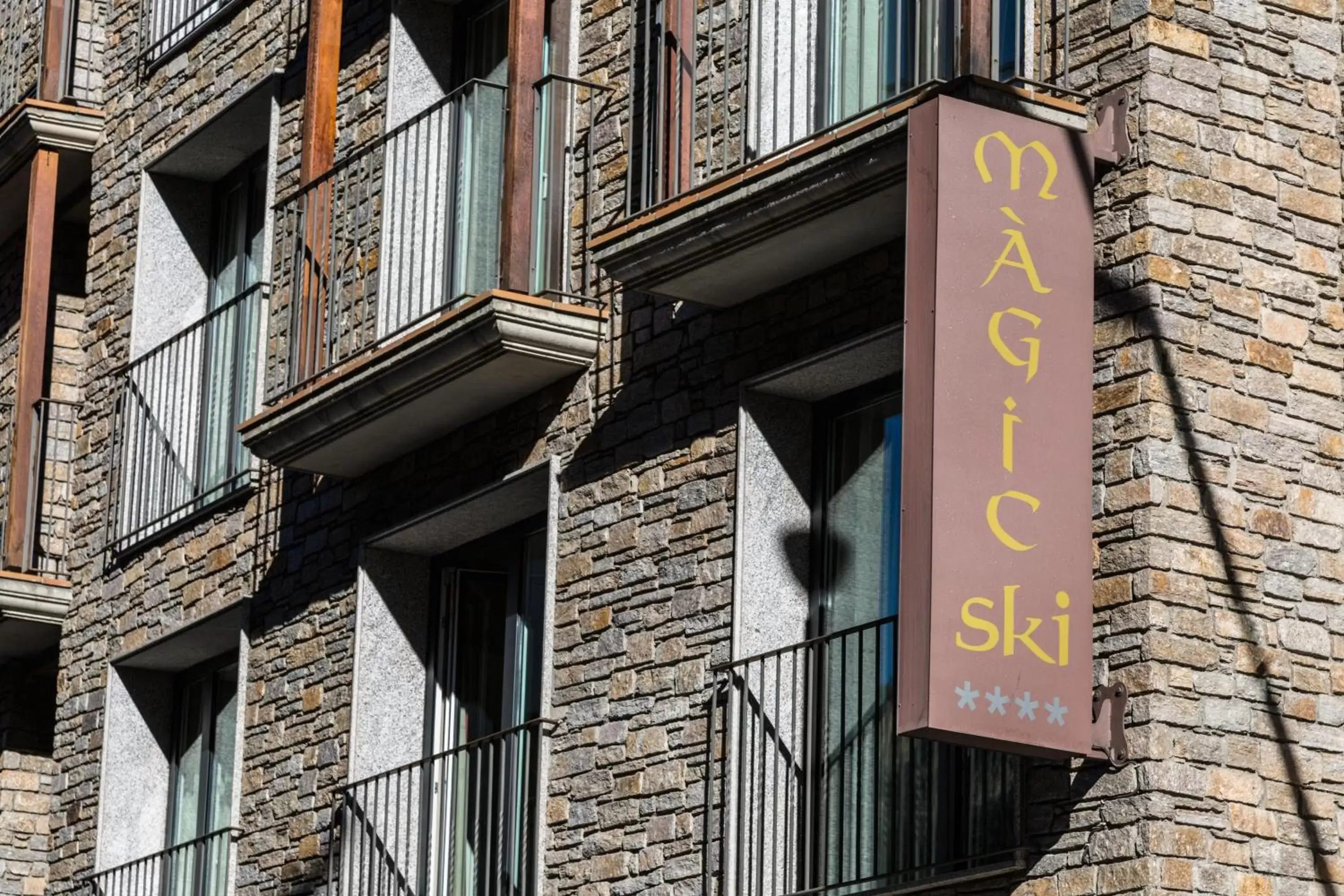 Facade/entrance, Property Building in Hotel Màgic Ski