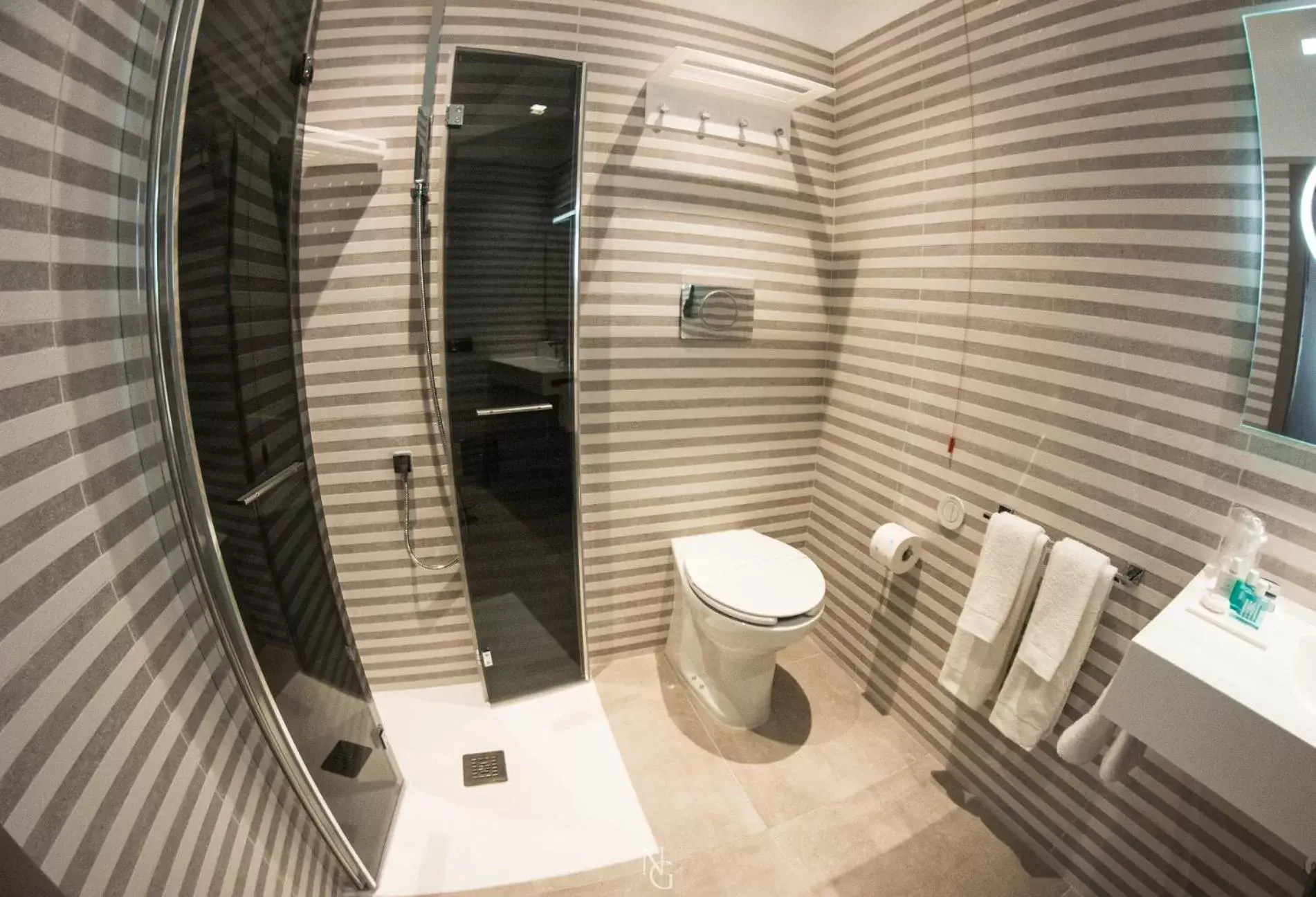 Shower, Bathroom in Hotel Kuma