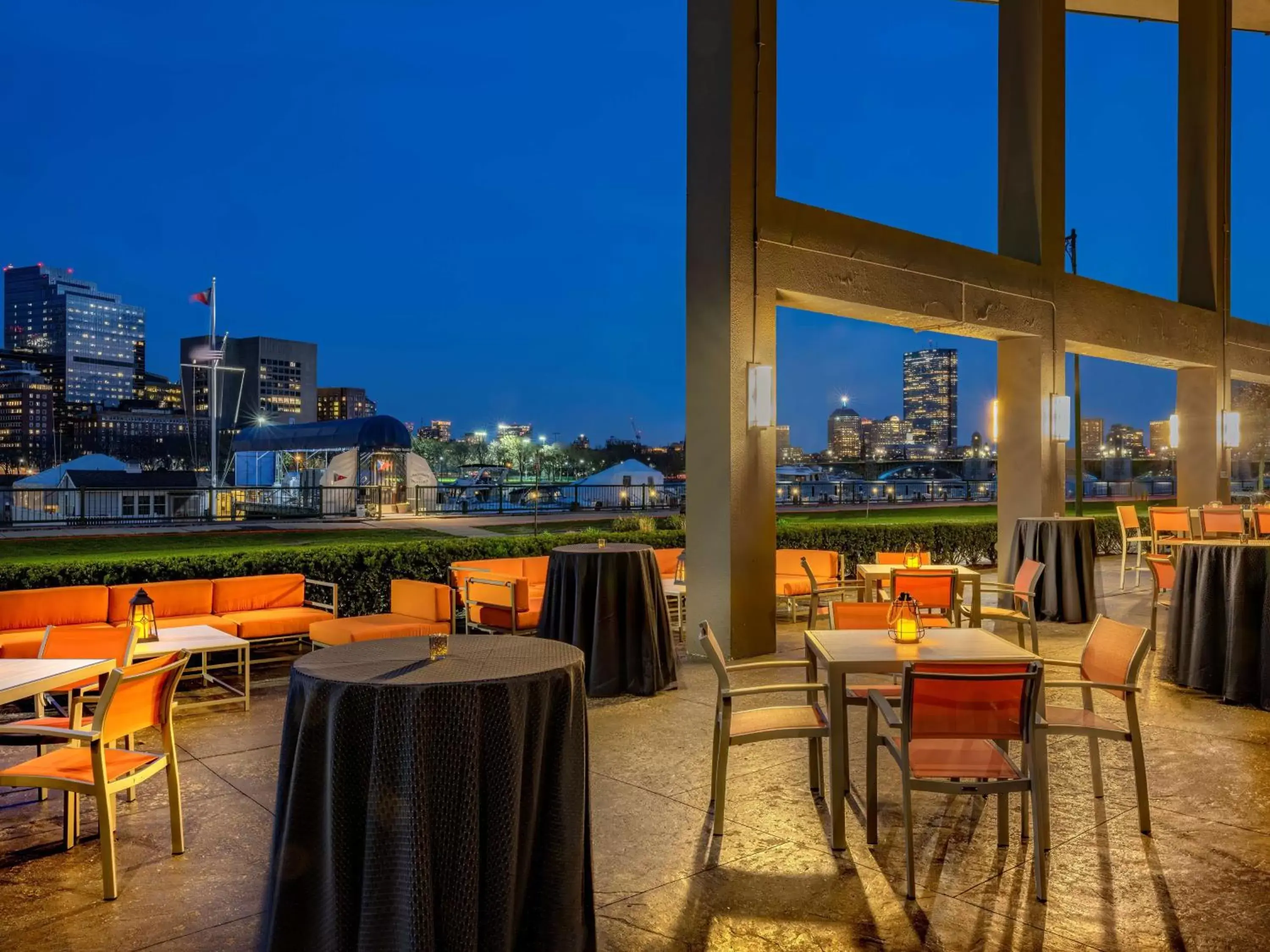 Patio, Restaurant/Places to Eat in The Royal Sonesta Boston