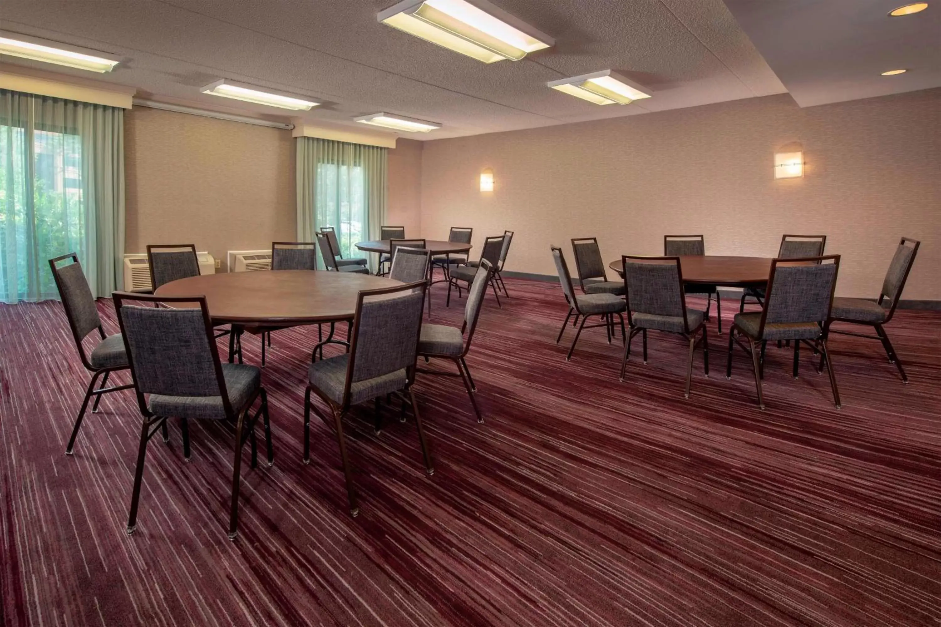 Meeting/conference room in Courtyard by Marriott Rockville