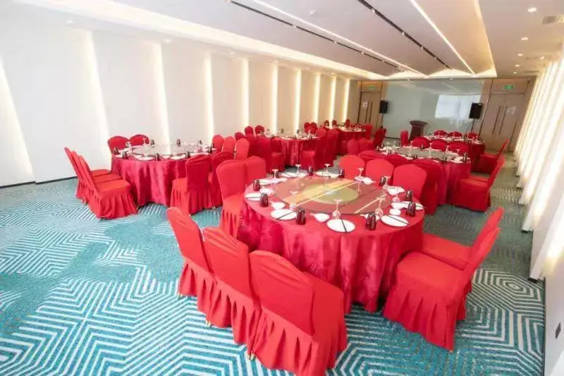 Banquet Facilities in Holiday Inn Express Linyi West, an IHG Hotel