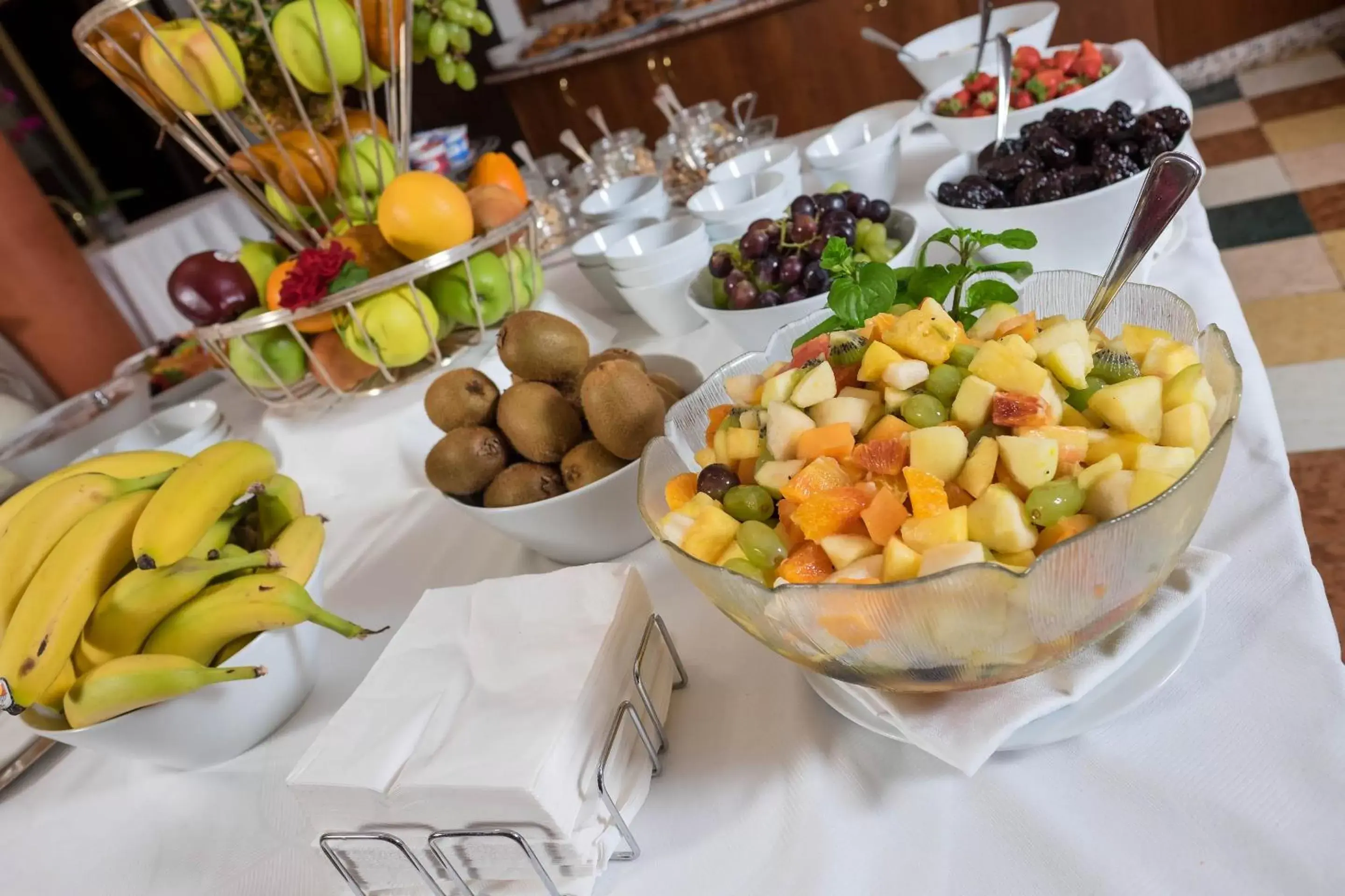 Buffet breakfast, Food in Hotel Villa Malaspina