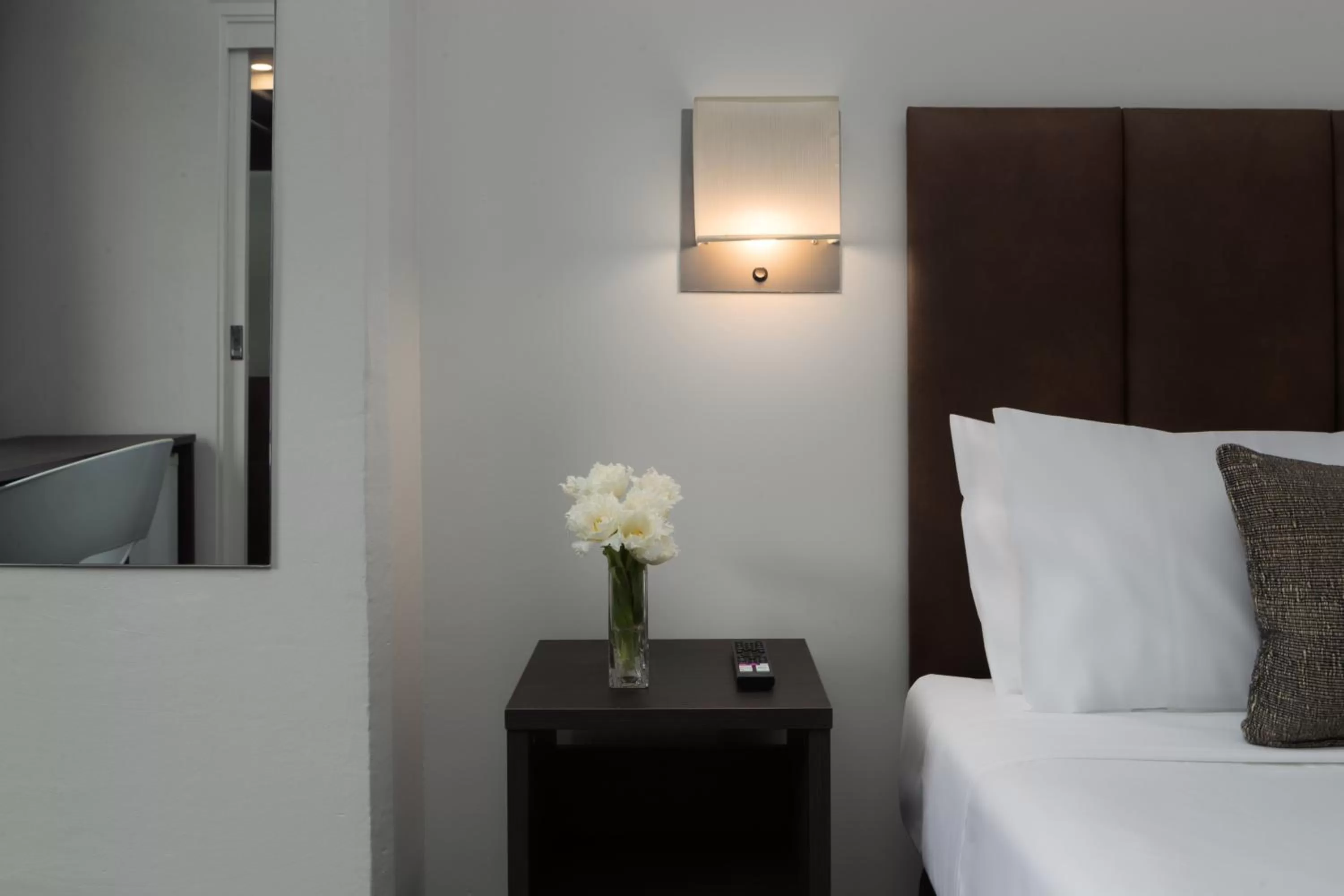 Bed in Mercure Welcome Melbourne