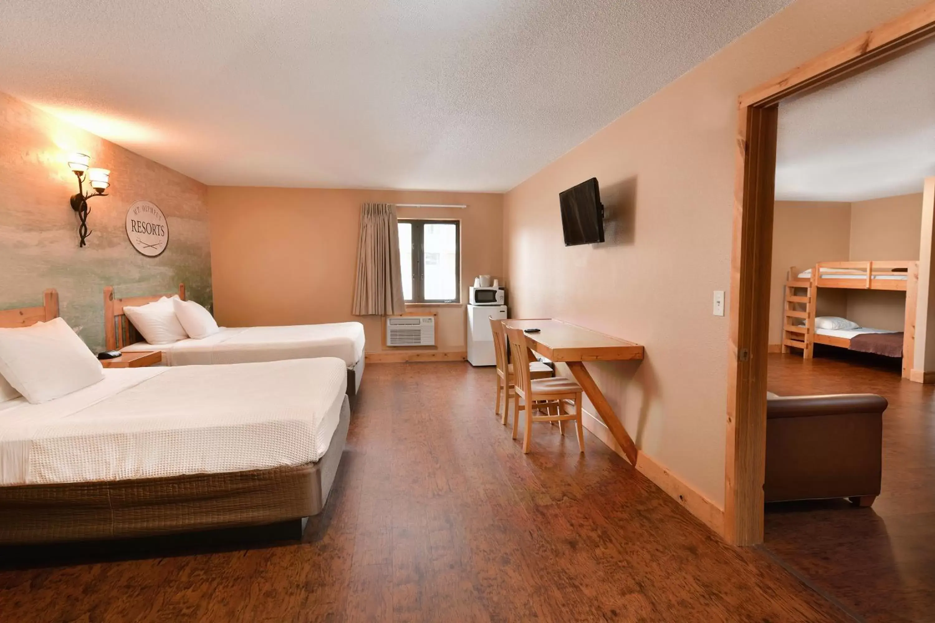 Resort Room 3 Queens with Bunk (includes free water & theme park passes) in MT. OLYMPUS WATER PARK AND THEME PARK RESORT Resort Room 3 Queens with Bunk (includes free water & theme park passes) in MT. OLYMPUS WATER PARK AND THEME PARK RESORT