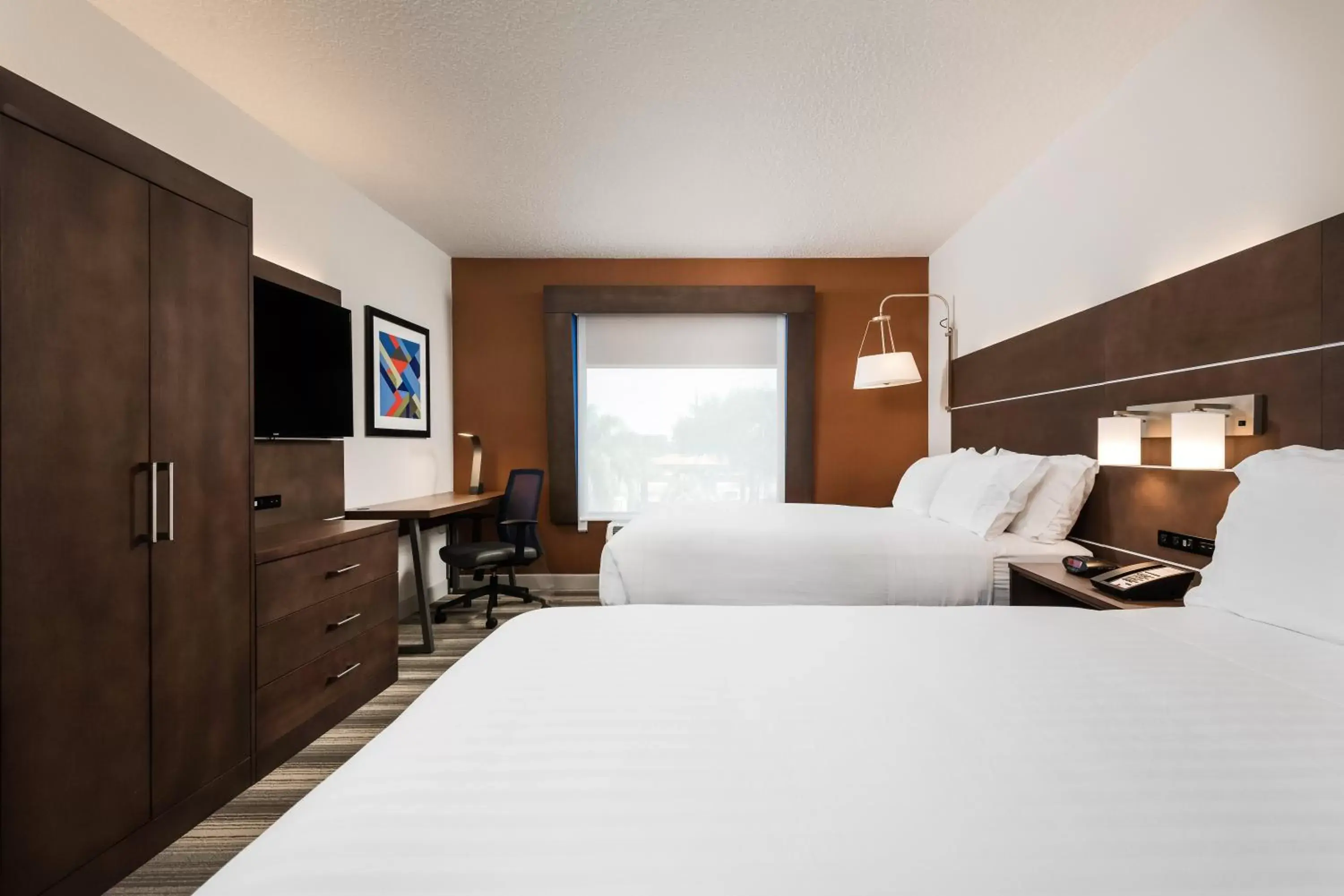 Photo of the whole room, Bed in Holiday Inn Express Hotel & Suites Bartow, an IHG Hotel