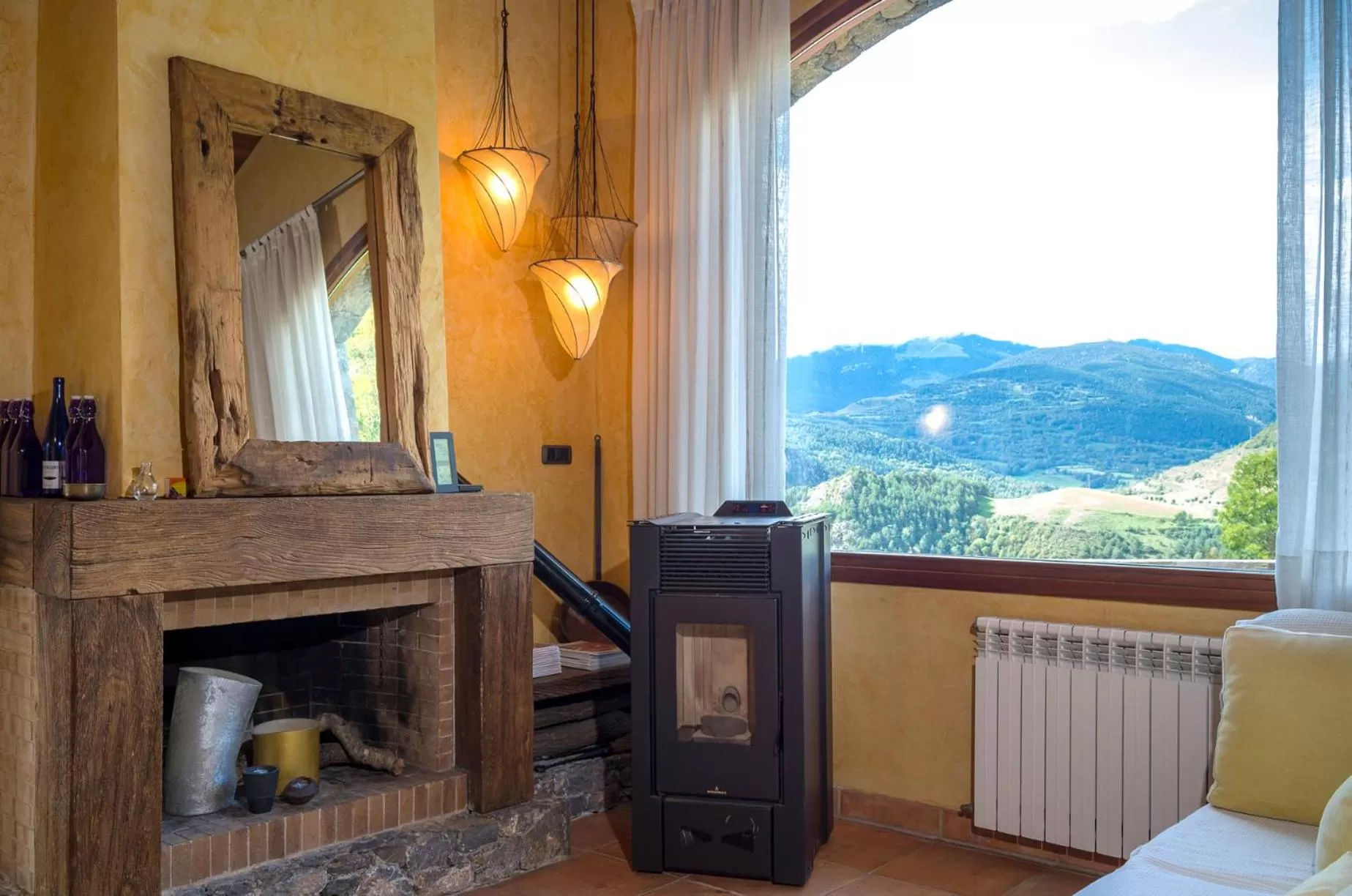 Mountain view in Serrat del Vent - Adults only