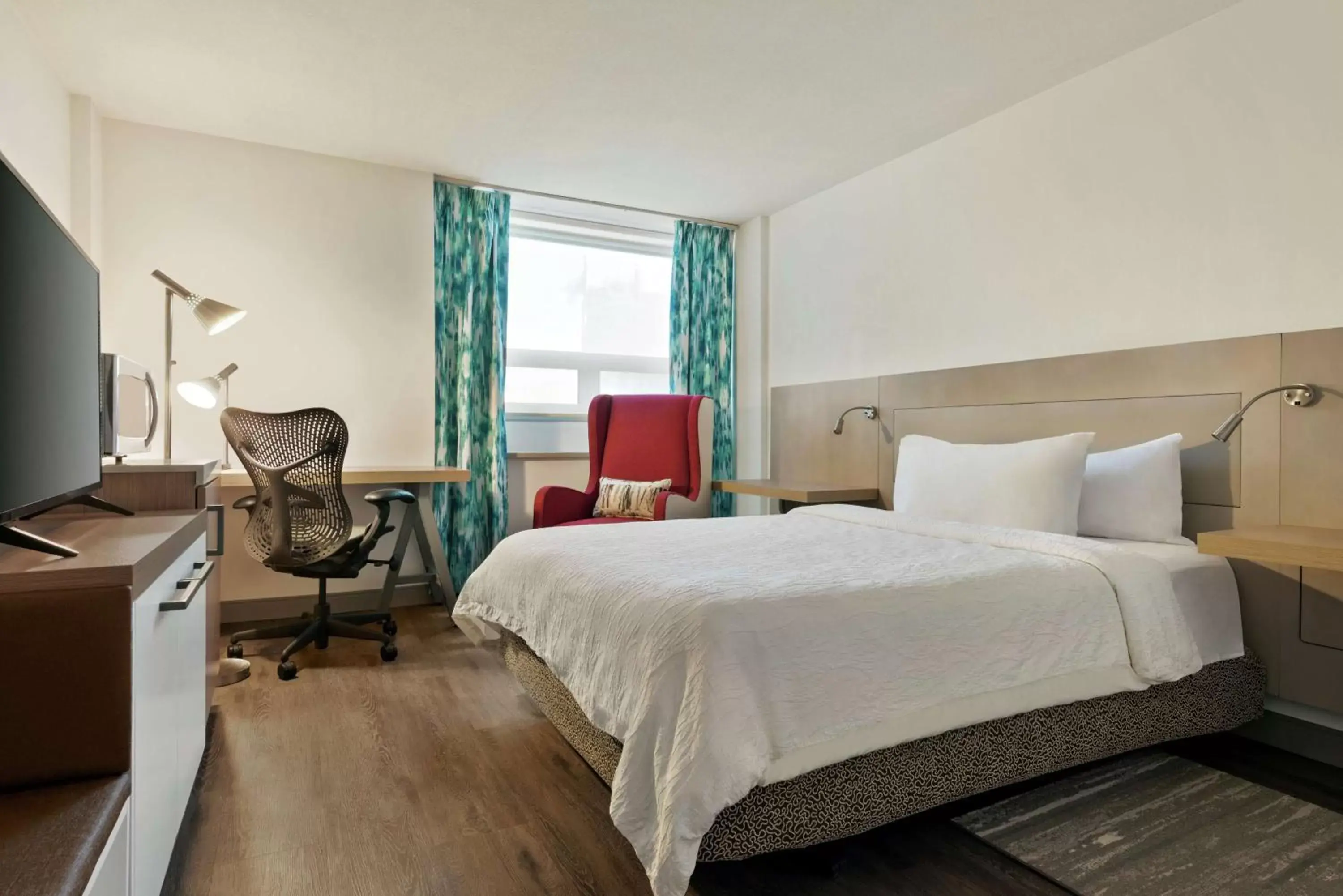 Bedroom in Hilton Garden Inn Saskatoon Downtown