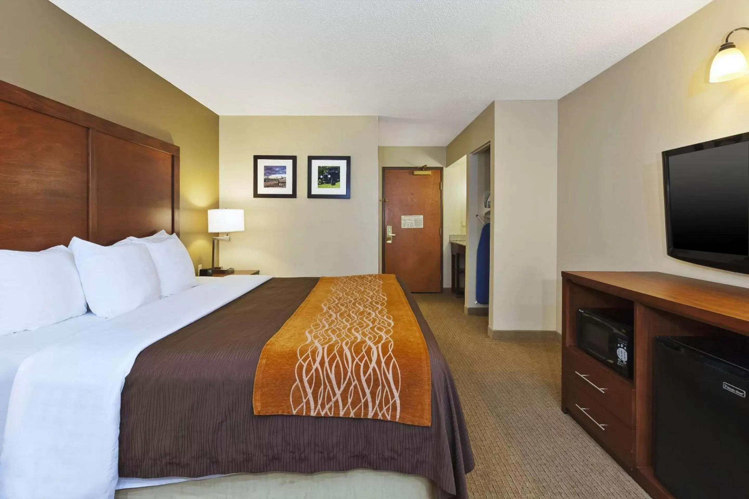 Photo of the whole room, Bed in Comfort Inn & Suites Taylor