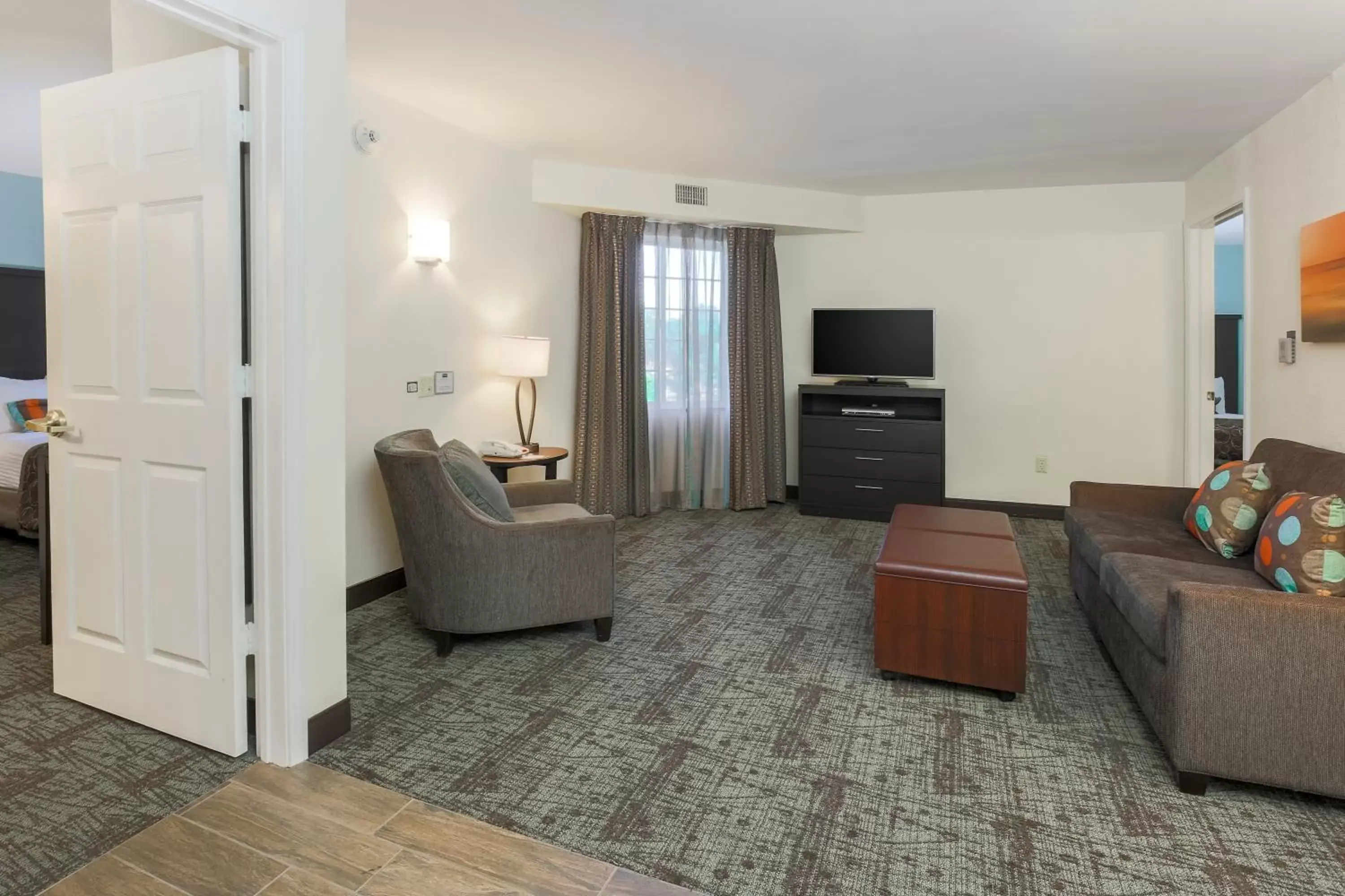 Photo of the whole room, Seating Area in Staybridge Suites-Philadelphia/Mount Laurel, an IHG Hotel