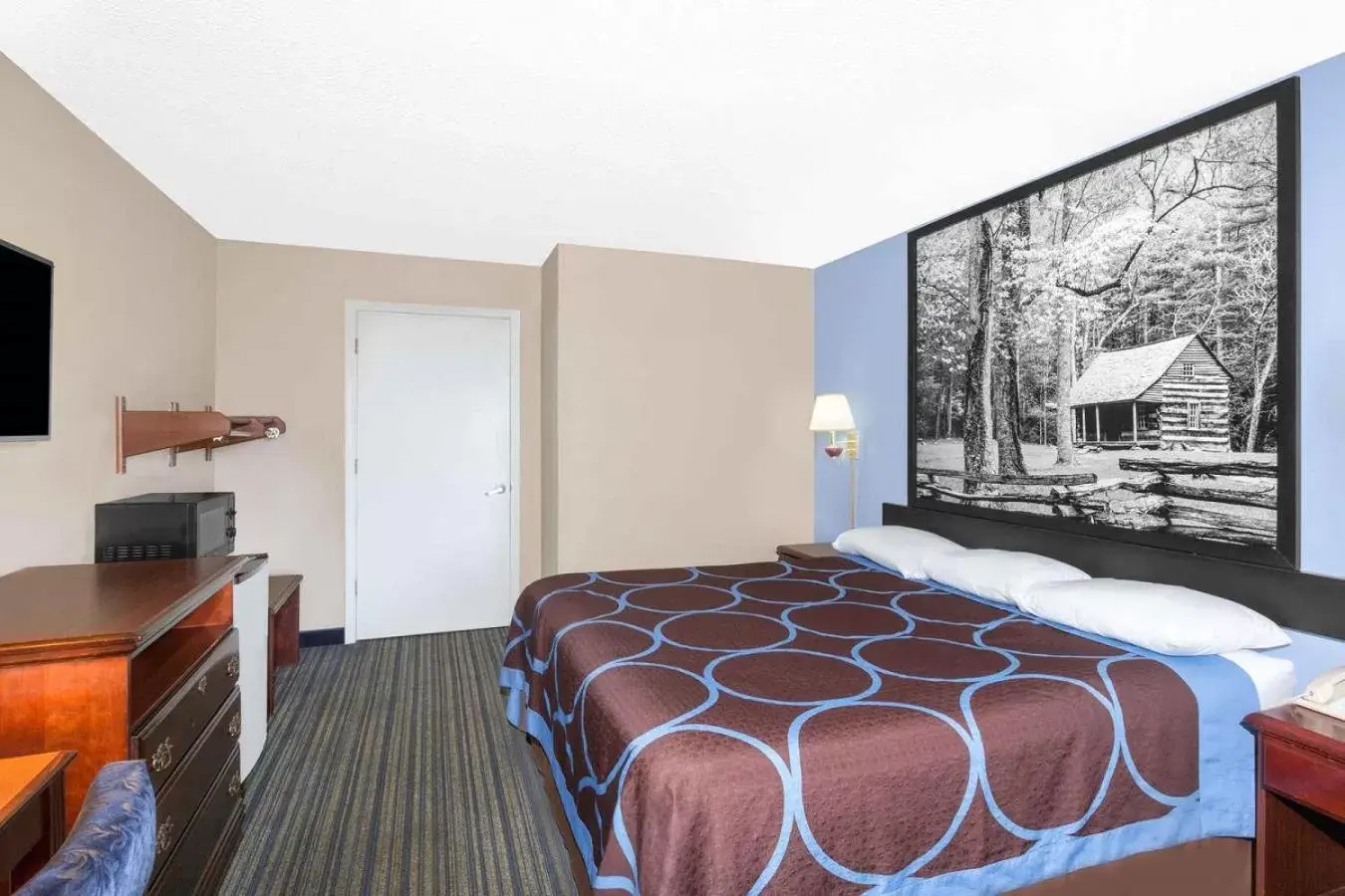 Bedroom, Bed in Super 8 by Wyndham Whiteville